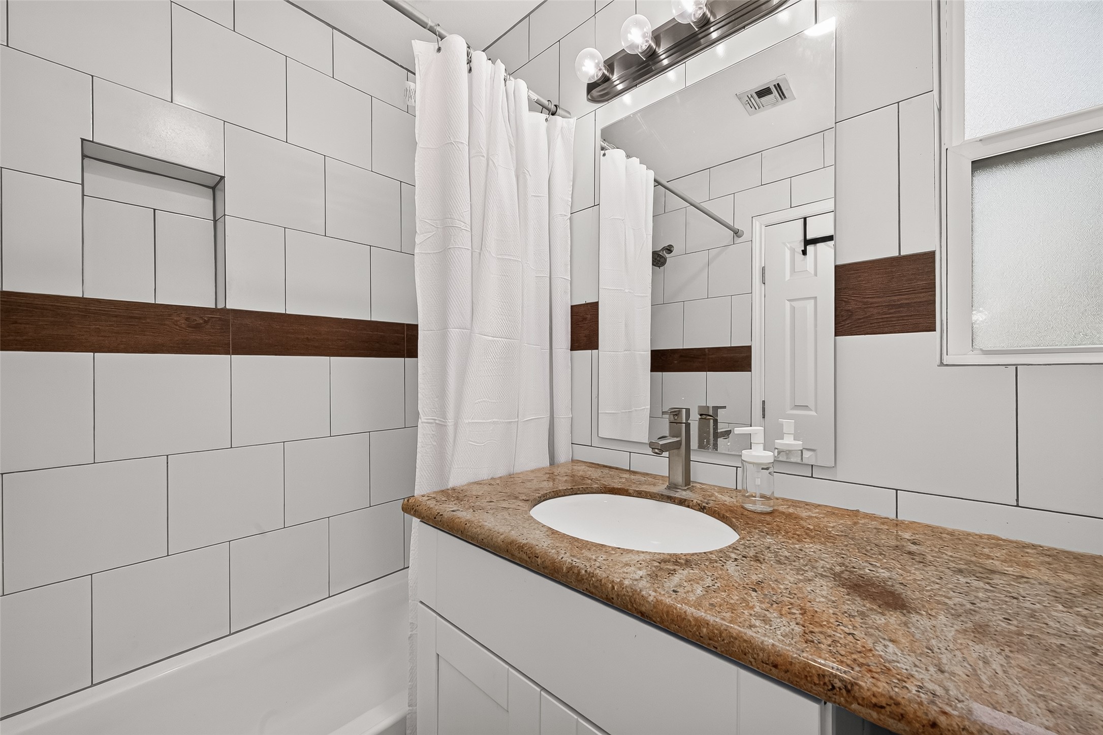 5454 Creekbend Drive Property Photo 39