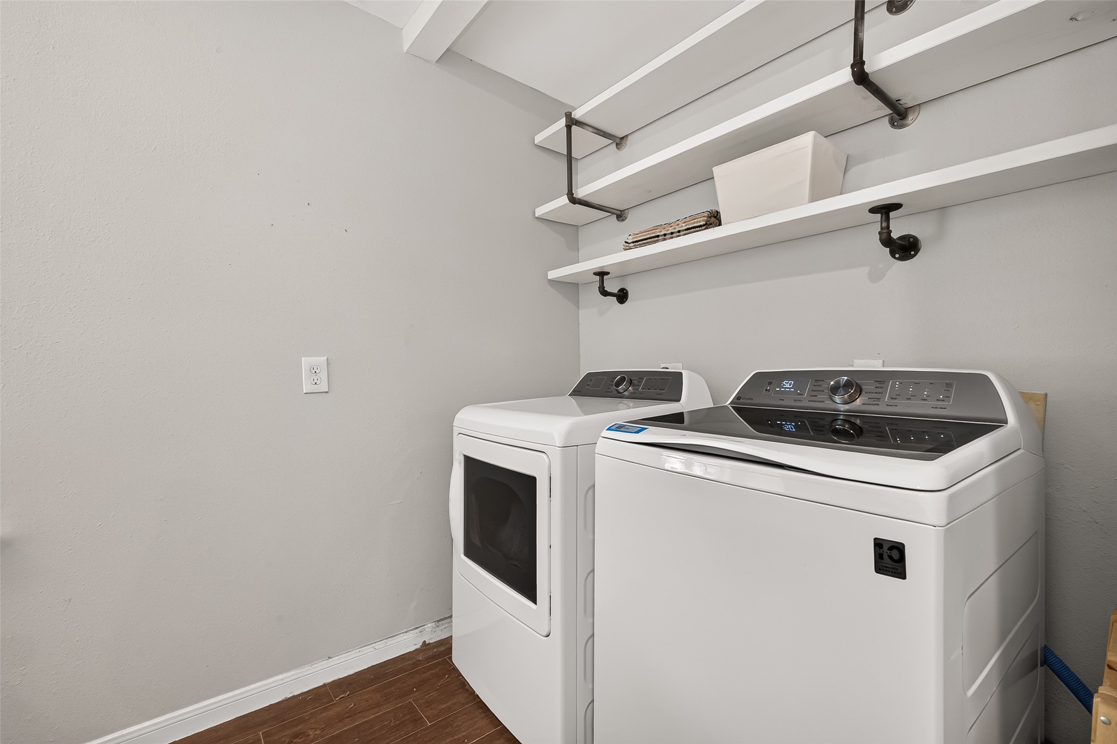 5454 Creekbend Drive Property Photo 40