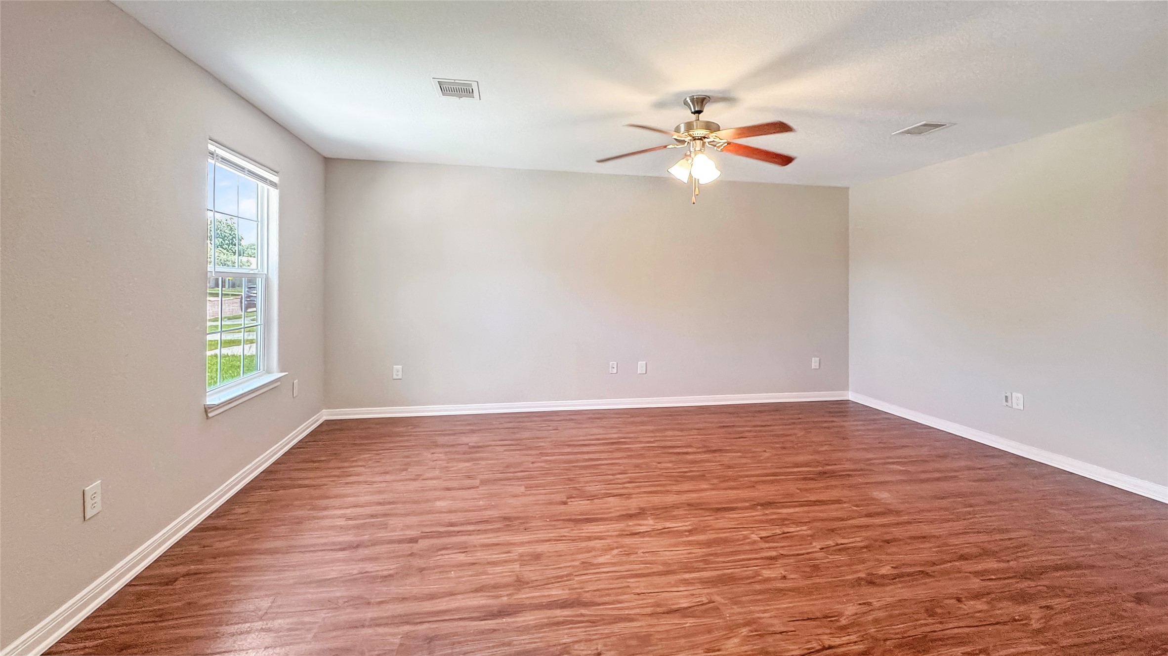 7406 Blue Jay Drive Property Photo 2
