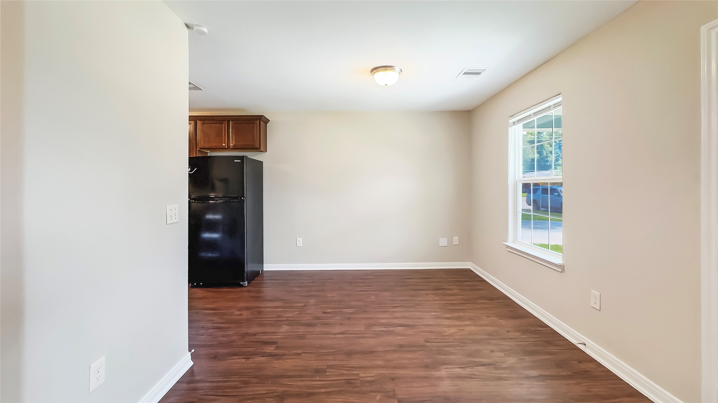 7406 Blue Jay Drive Property Photo 3