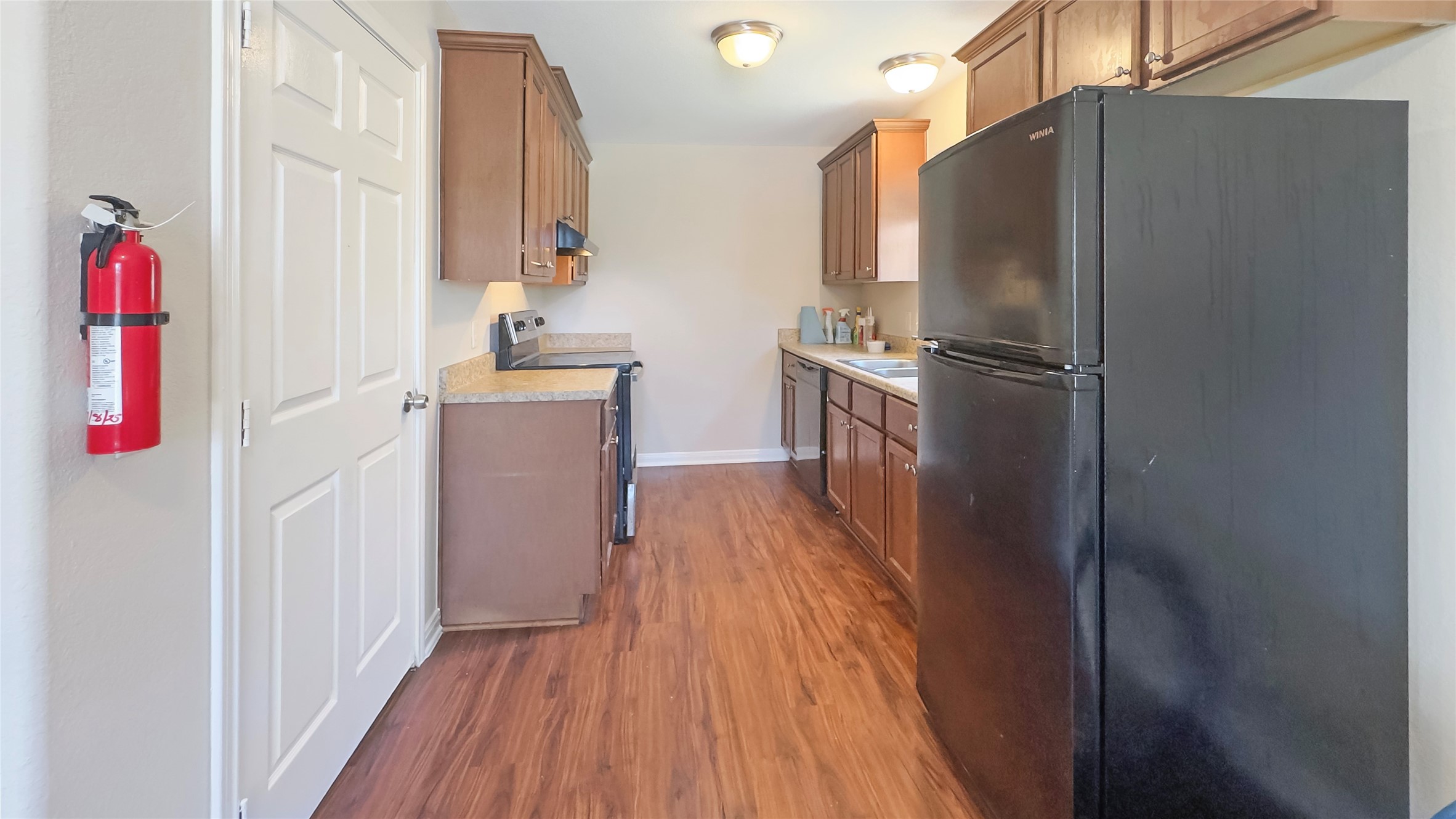 7406 Blue Jay Drive Property Photo 4