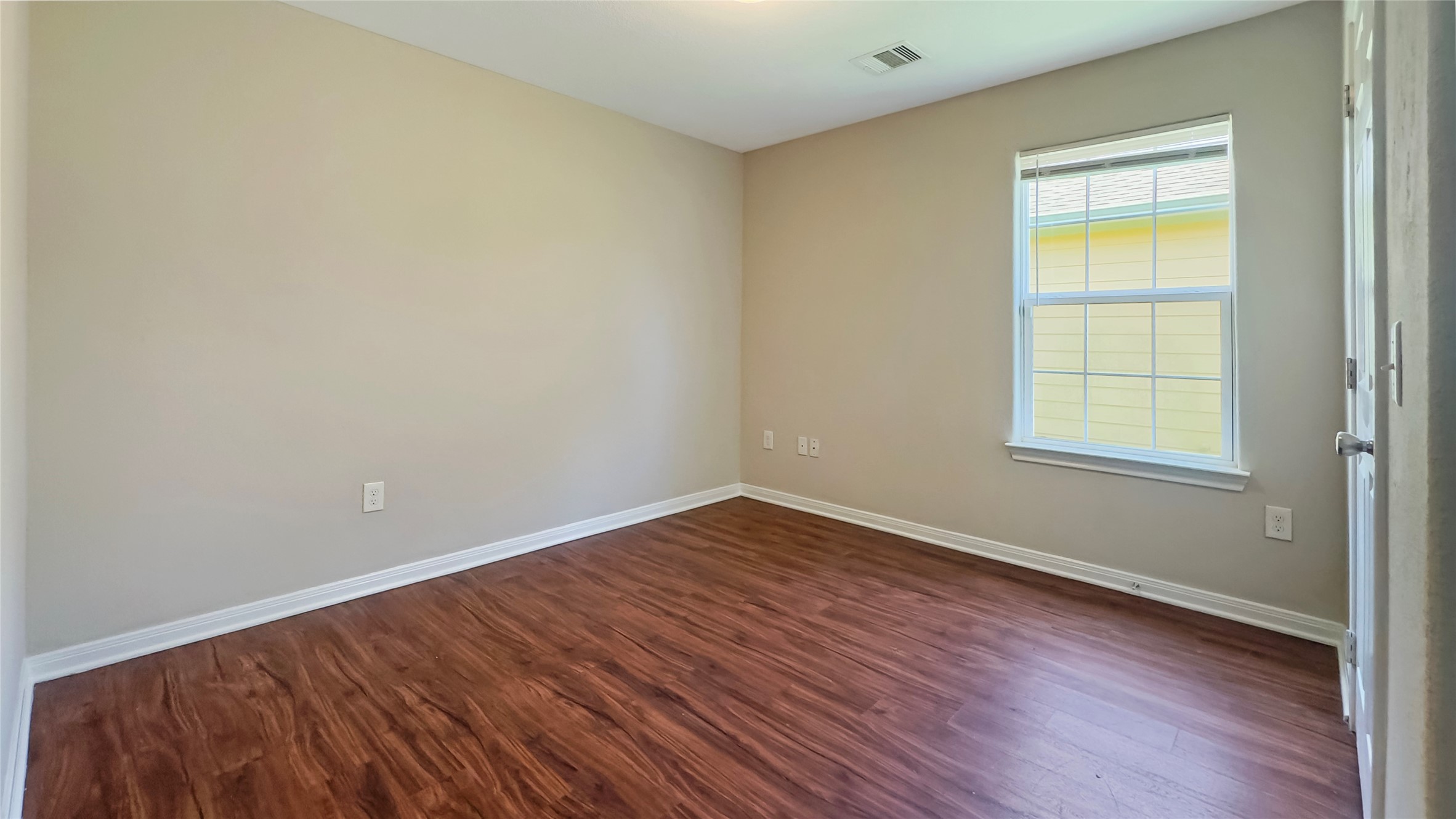 7406 Blue Jay Drive Property Photo 6