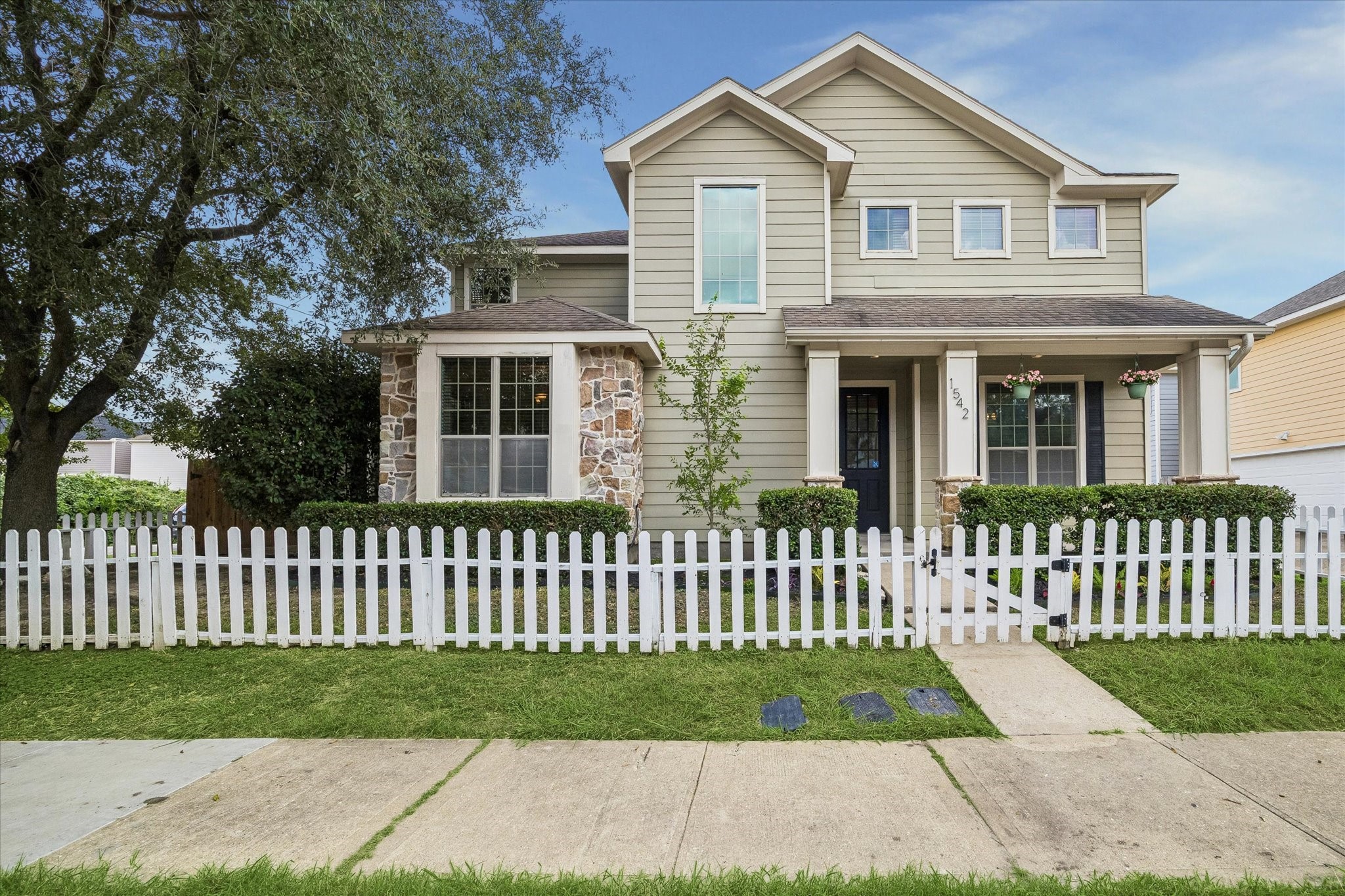 1542 Bevis Street Property Photo 1