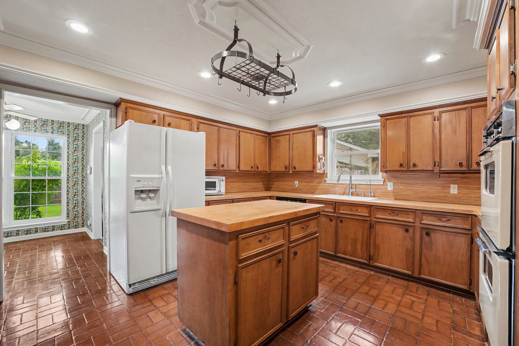 12903 Carla Way Property Photo 9
