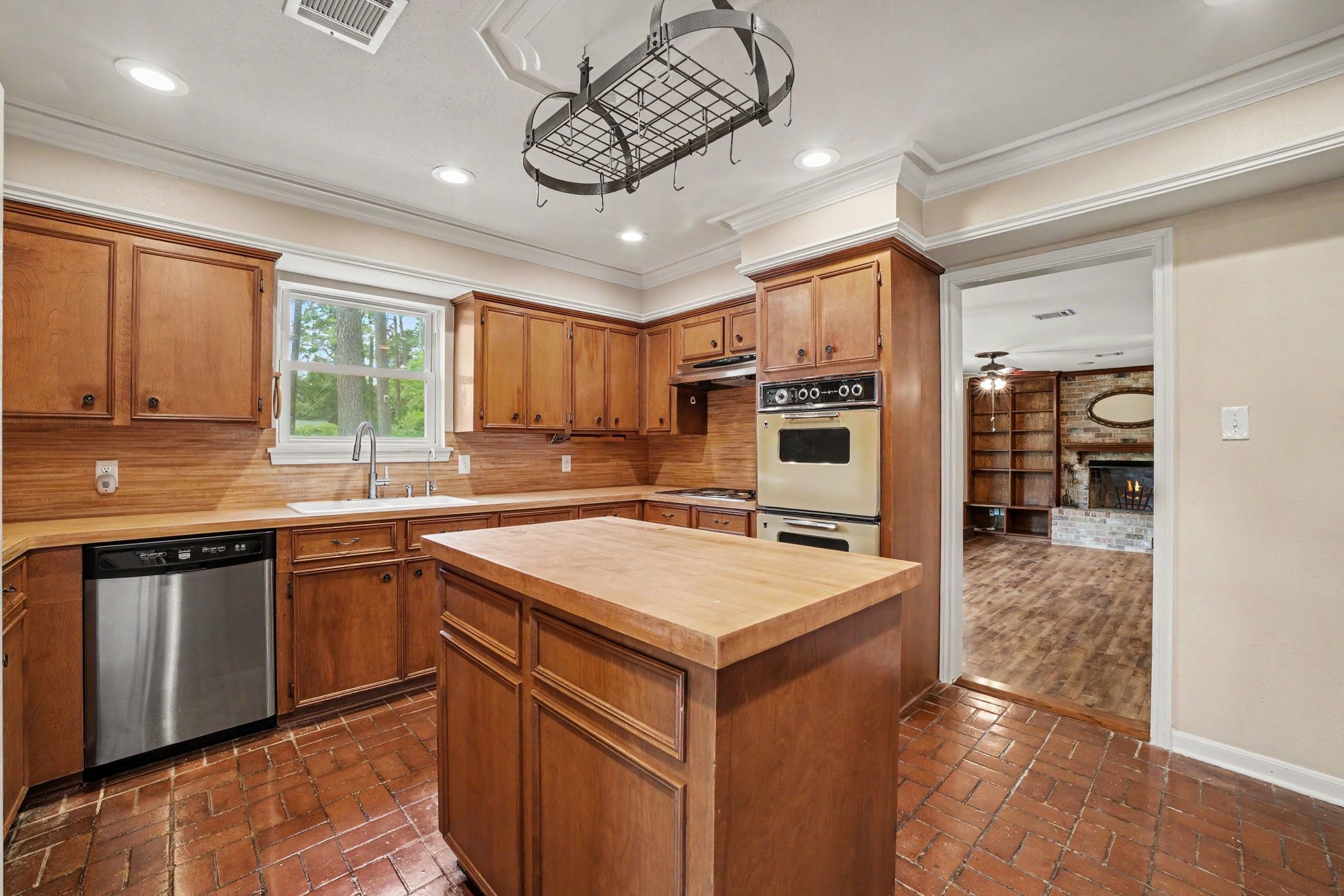 12903 Carla Way Property Photo 10