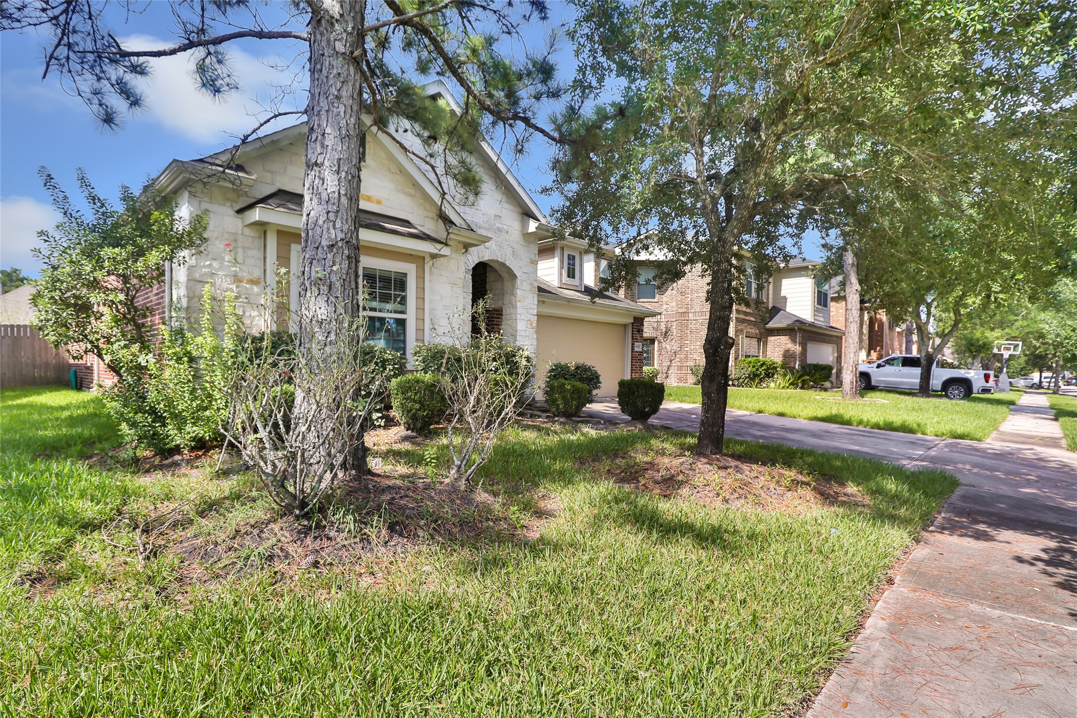 9934 Dragonfly Meadow Court Property Photo 3