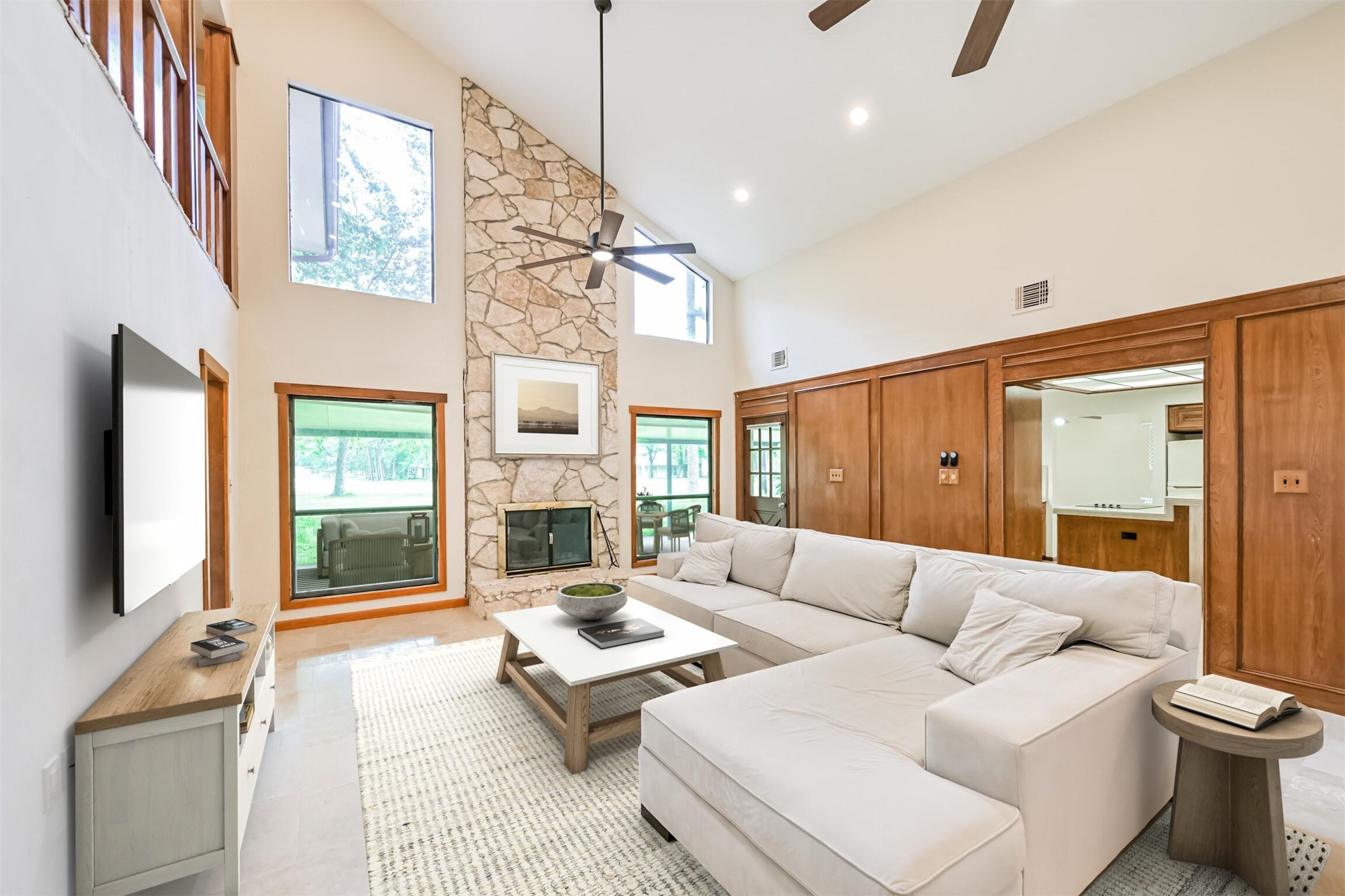 16040 Dunes Drive Property Photo 2