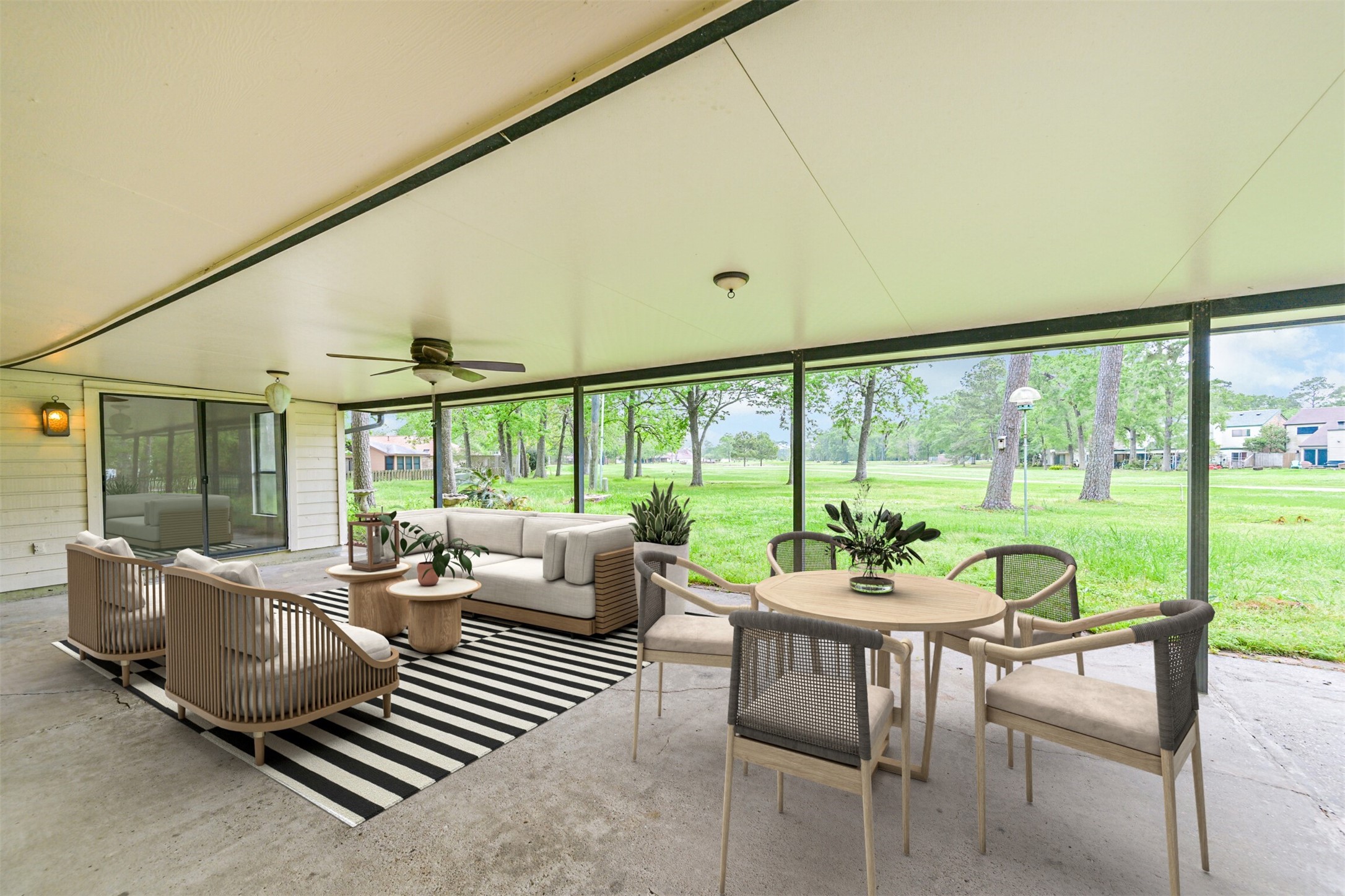 16040 Dunes Drive Property Photo 4