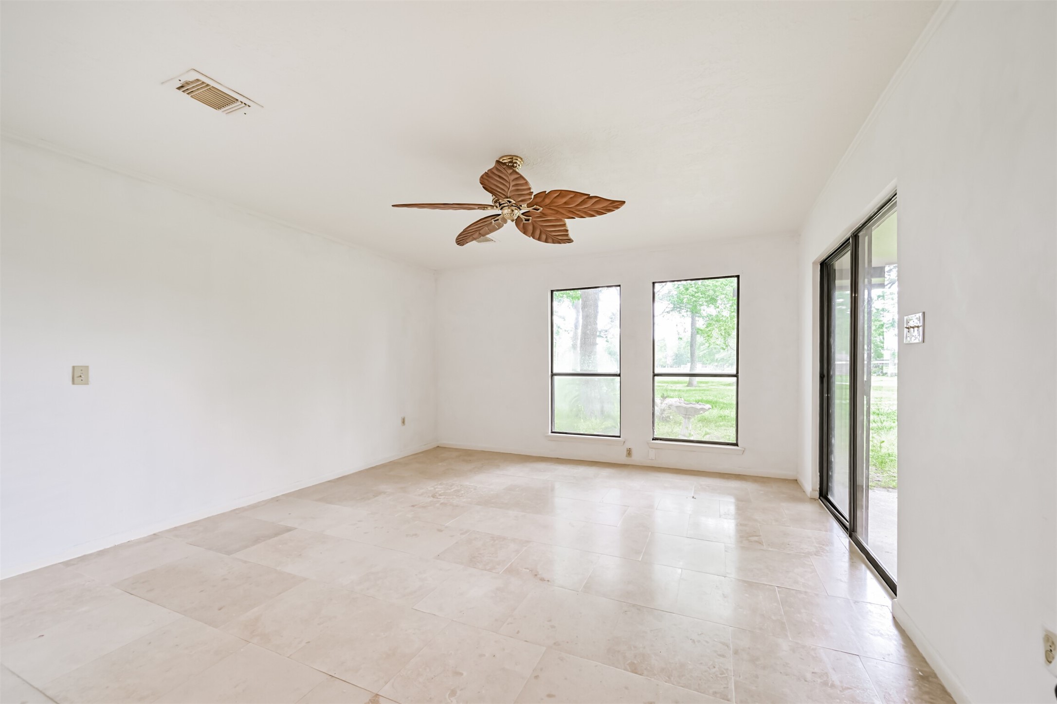 16040 Dunes Drive Property Photo 7