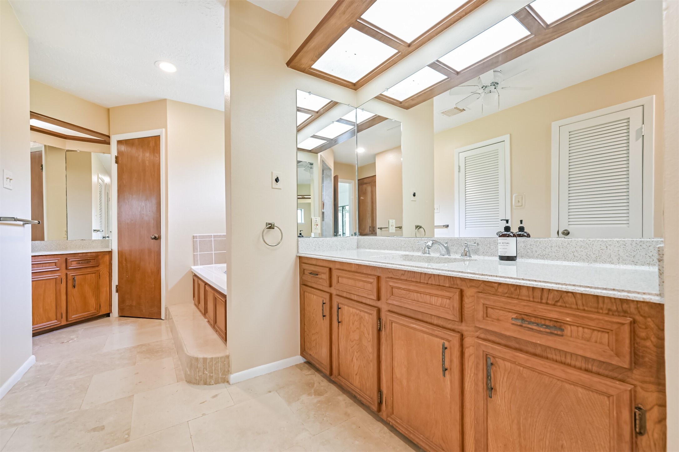 16040 Dunes Drive Property Photo 8