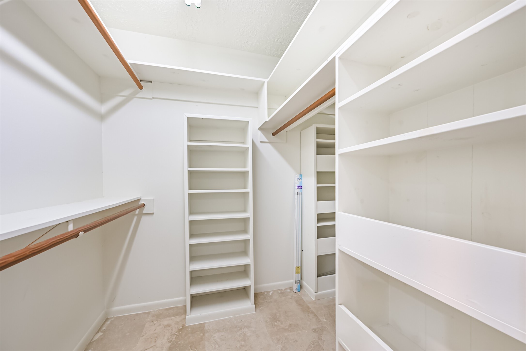 16040 Dunes Drive Property Photo 10
