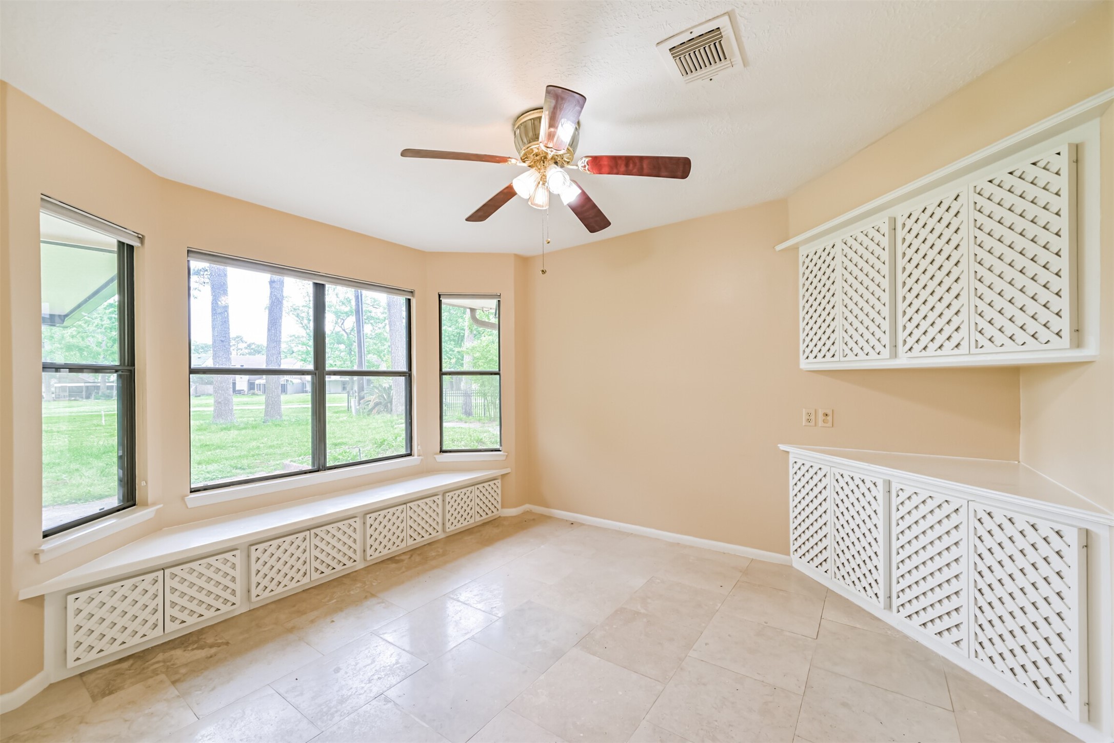 16040 Dunes Drive Property Photo 14