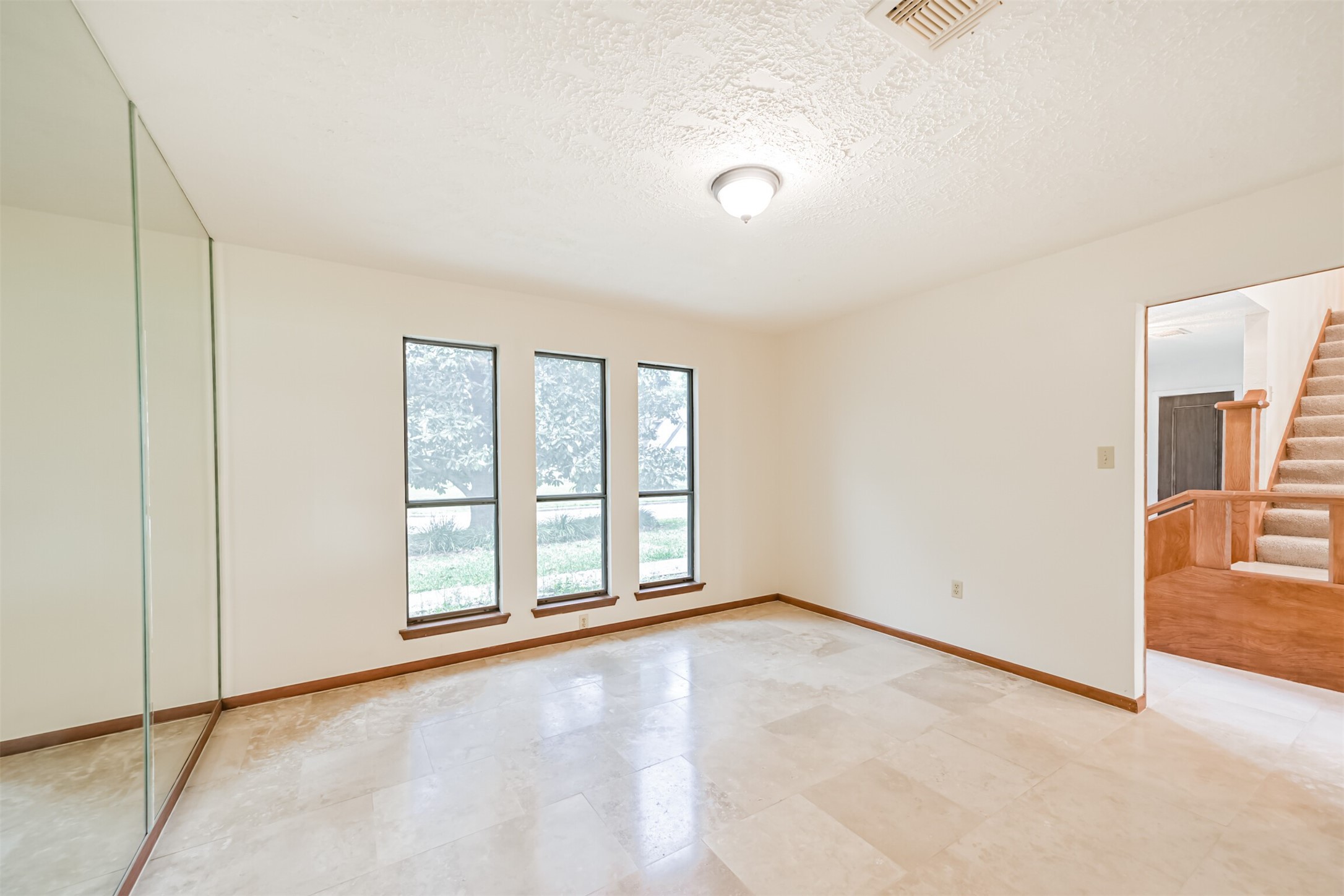 16040 Dunes Drive Property Photo 15