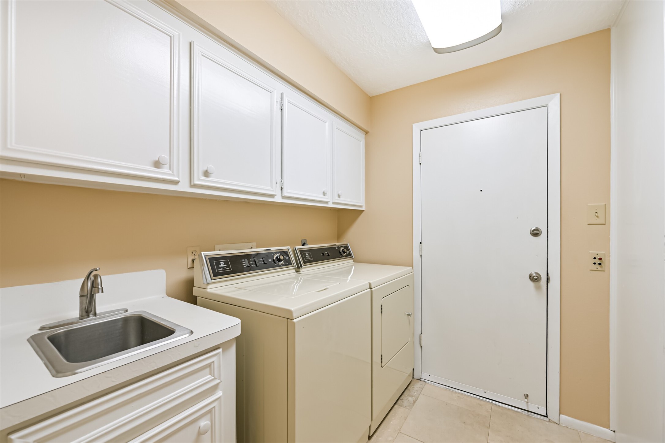 16040 Dunes Drive Property Photo 18