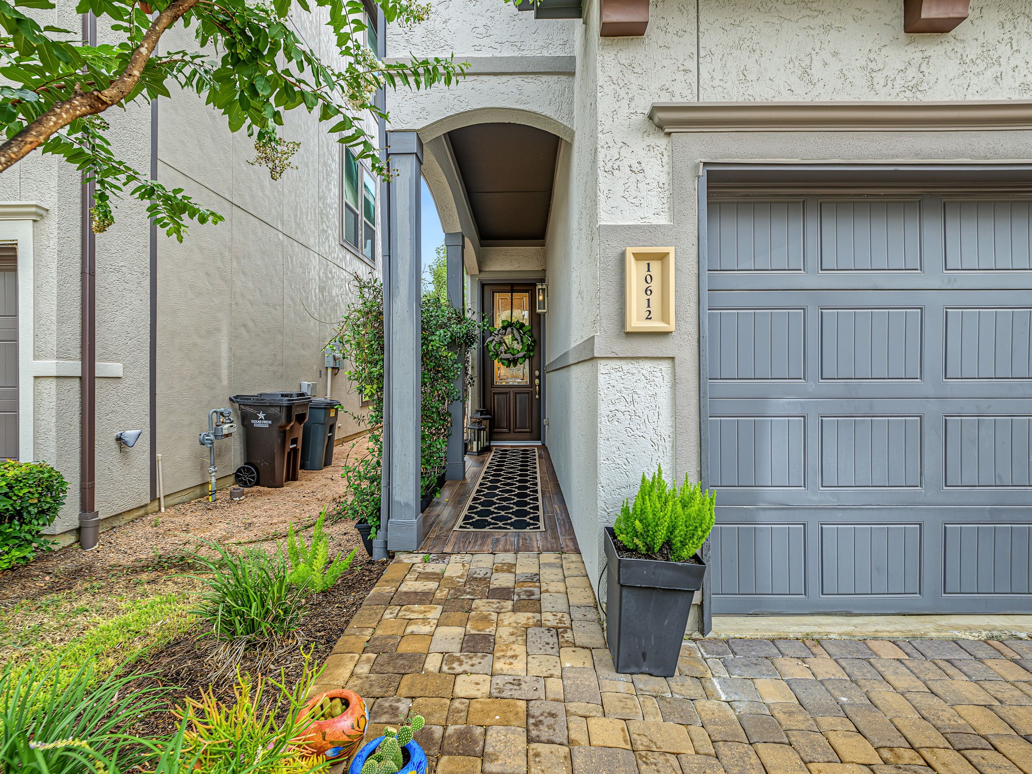 10612 Centre Glade Drive Property Photo 4
