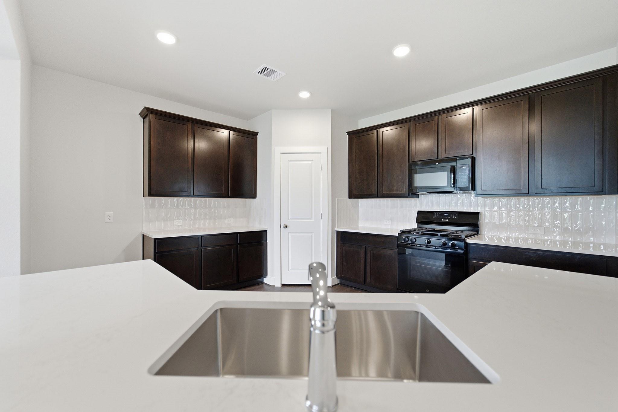 7702 Jade Crest Drive Property Photo 10