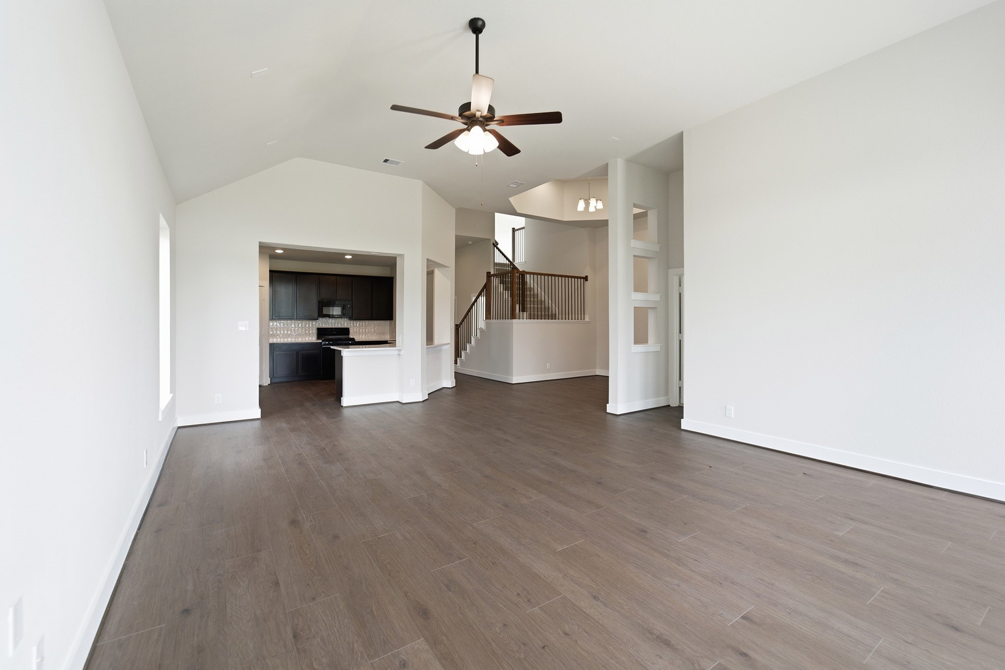 7702 Jade Crest Drive Property Photo 14
