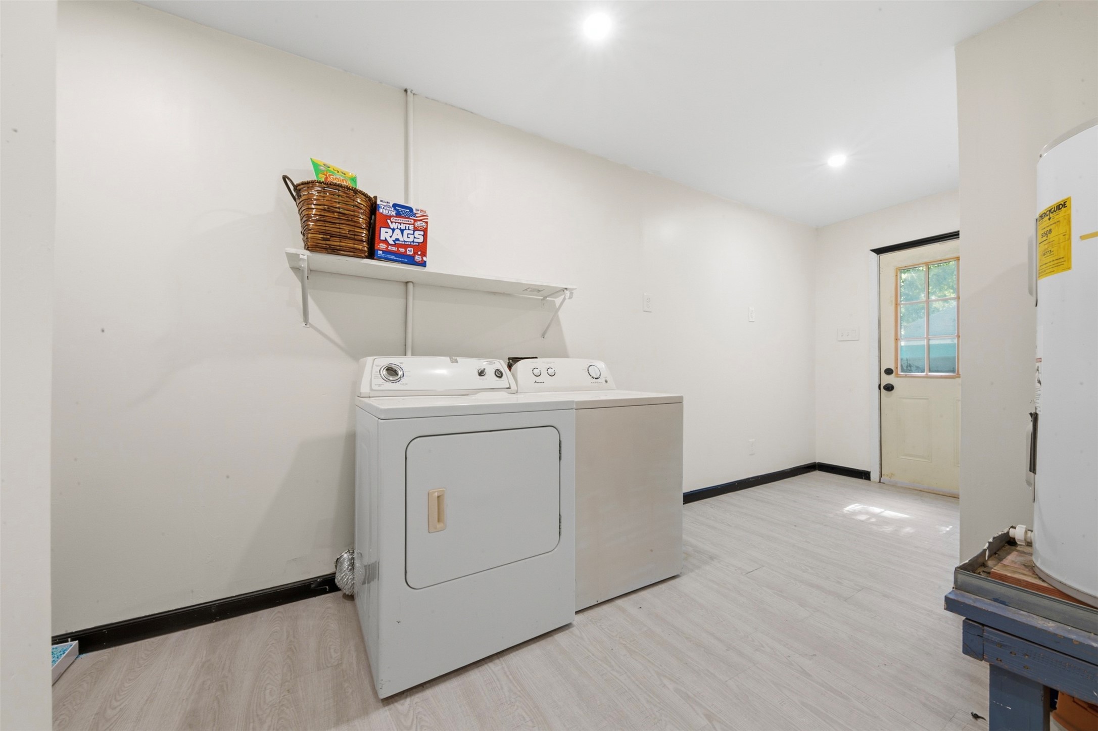 25921 Essex Property Photo 16