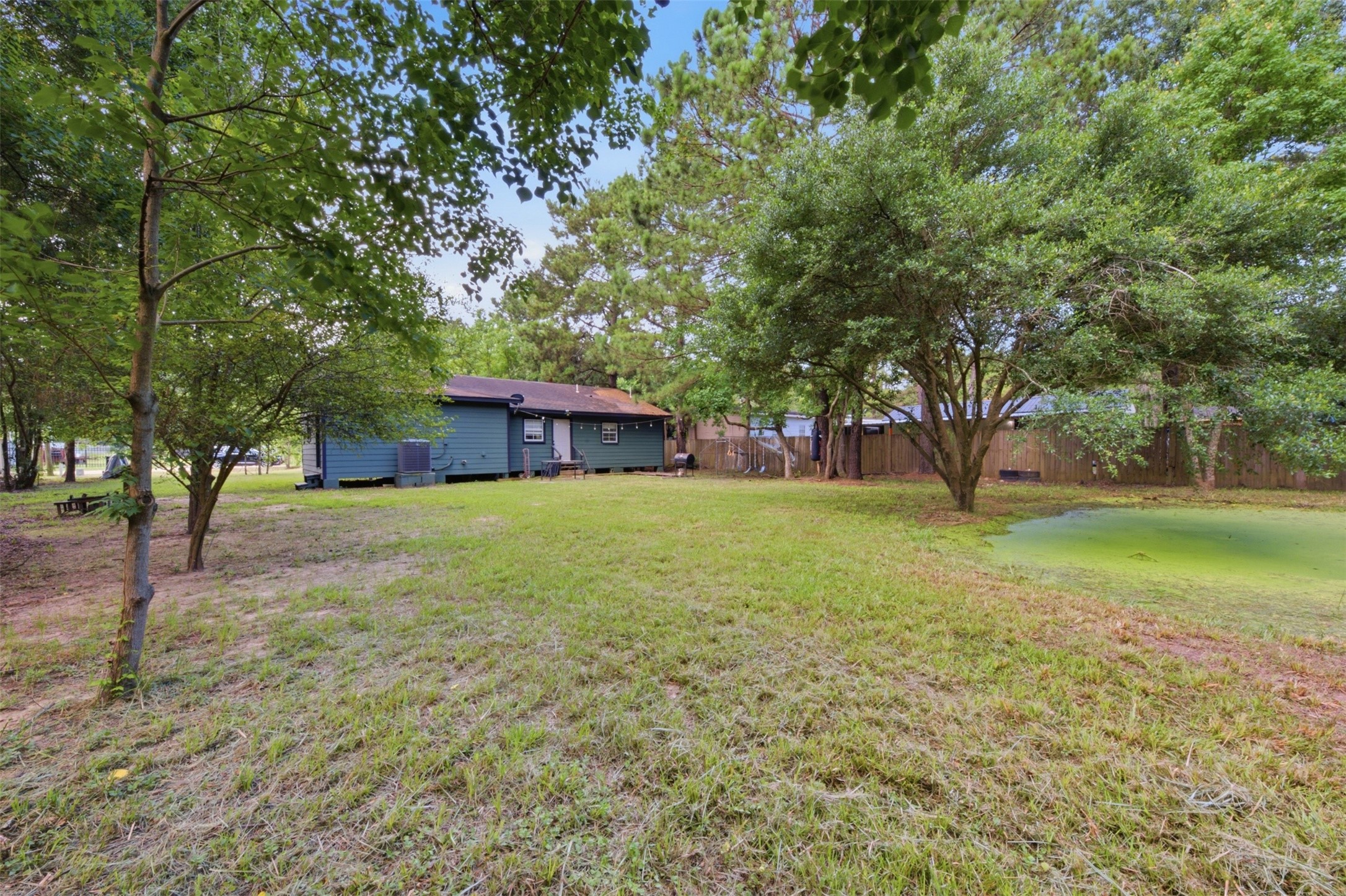 25921 Essex Property Photo 17
