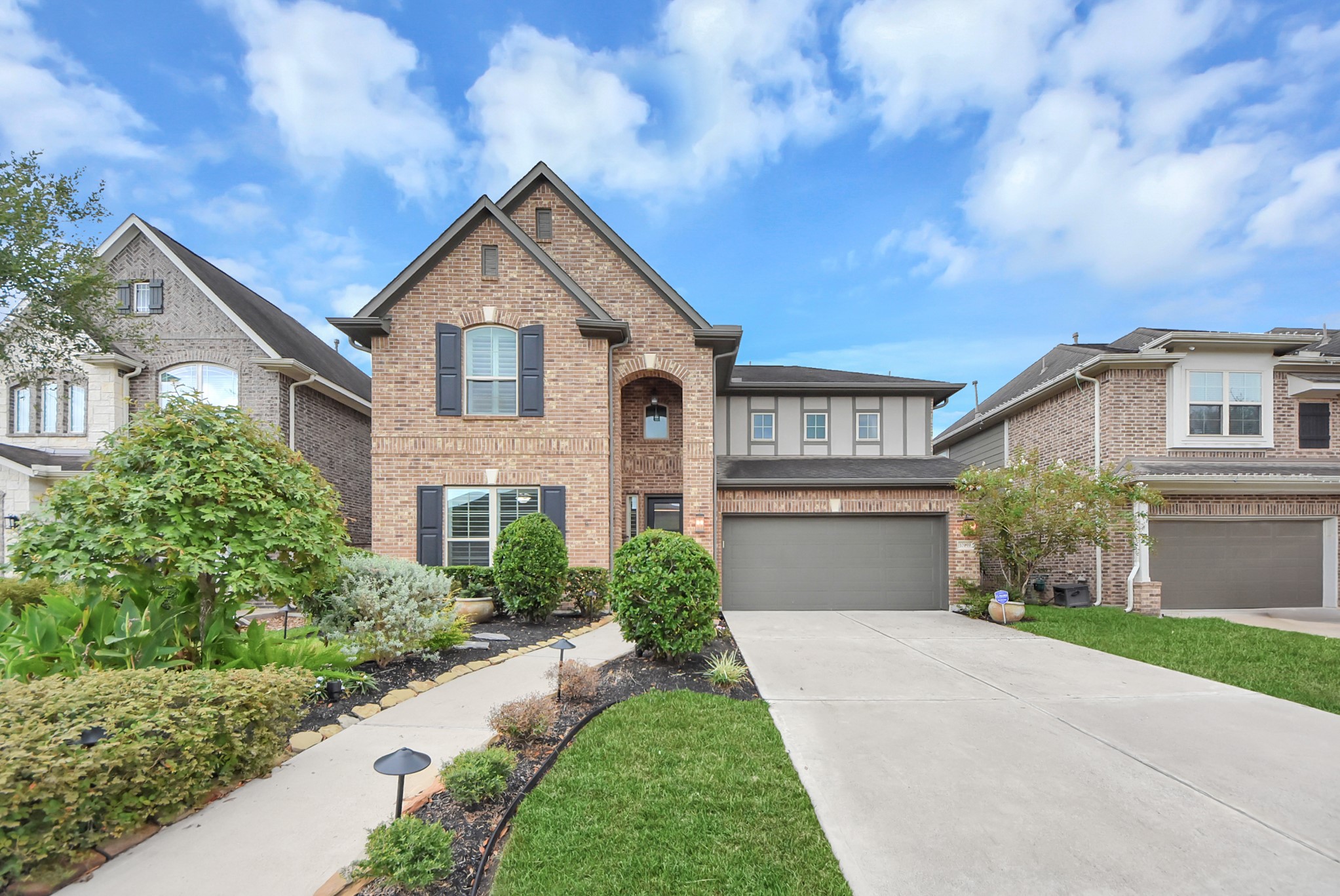 10139 Deerpark Drive Property Photo 4