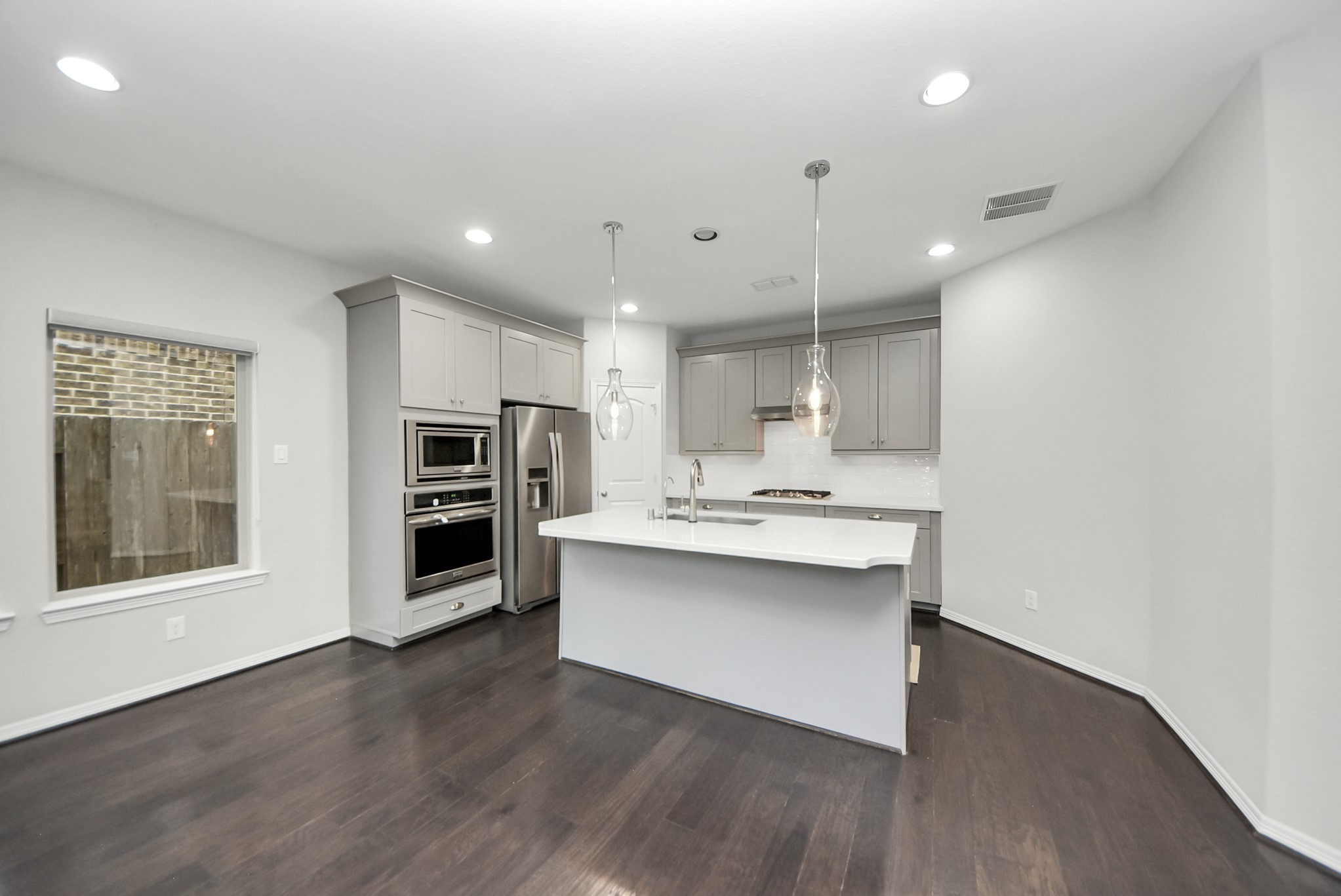 10139 Deerpark Drive Property Photo 12