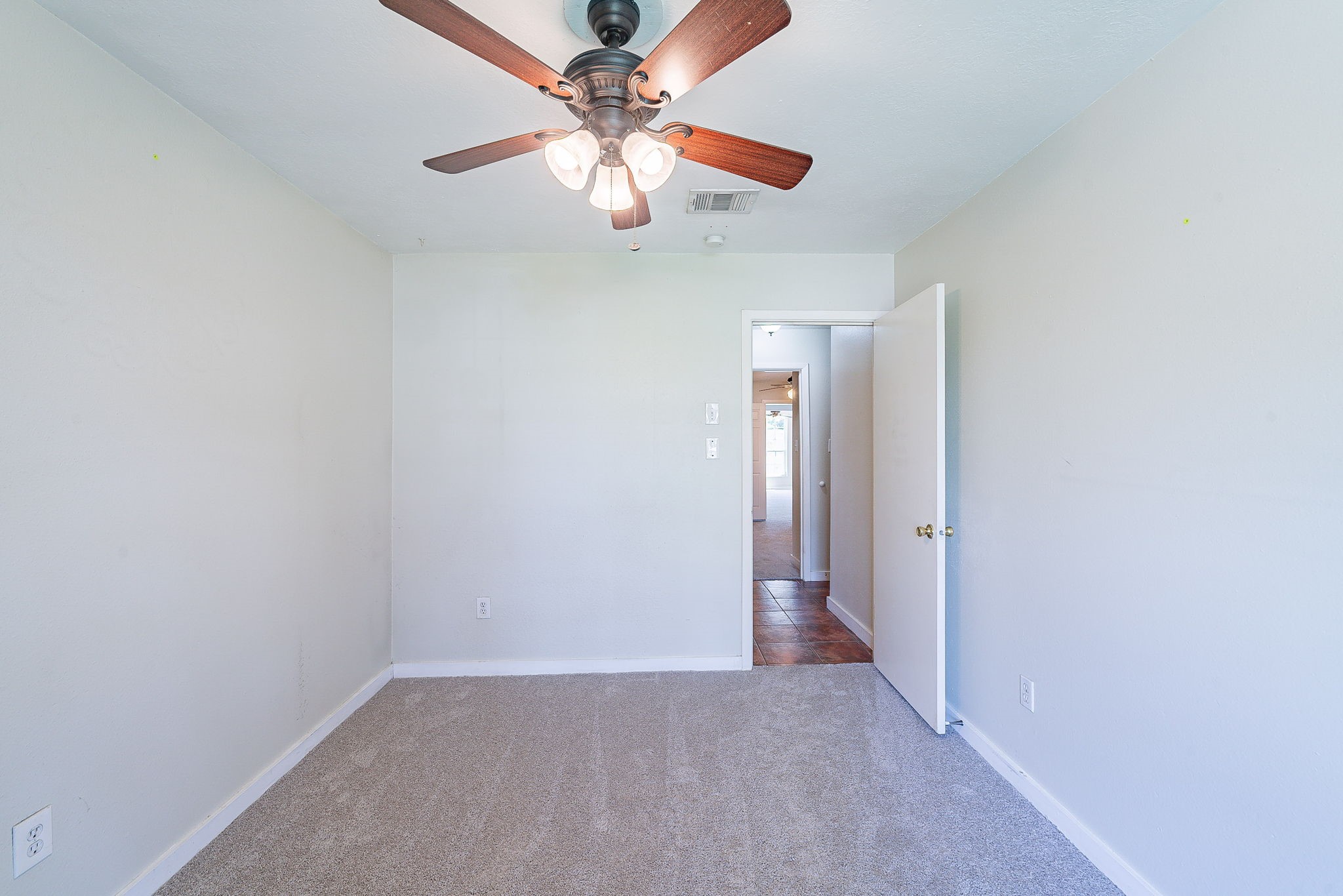 707 Terryhollow Street Property Photo 16