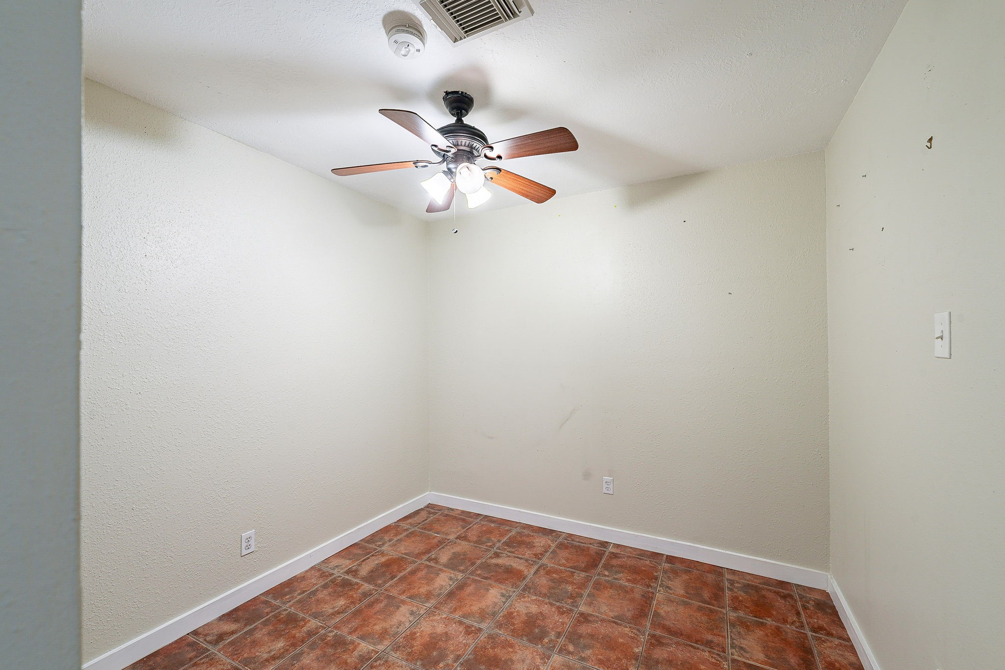 707 Terryhollow Street Property Photo 17