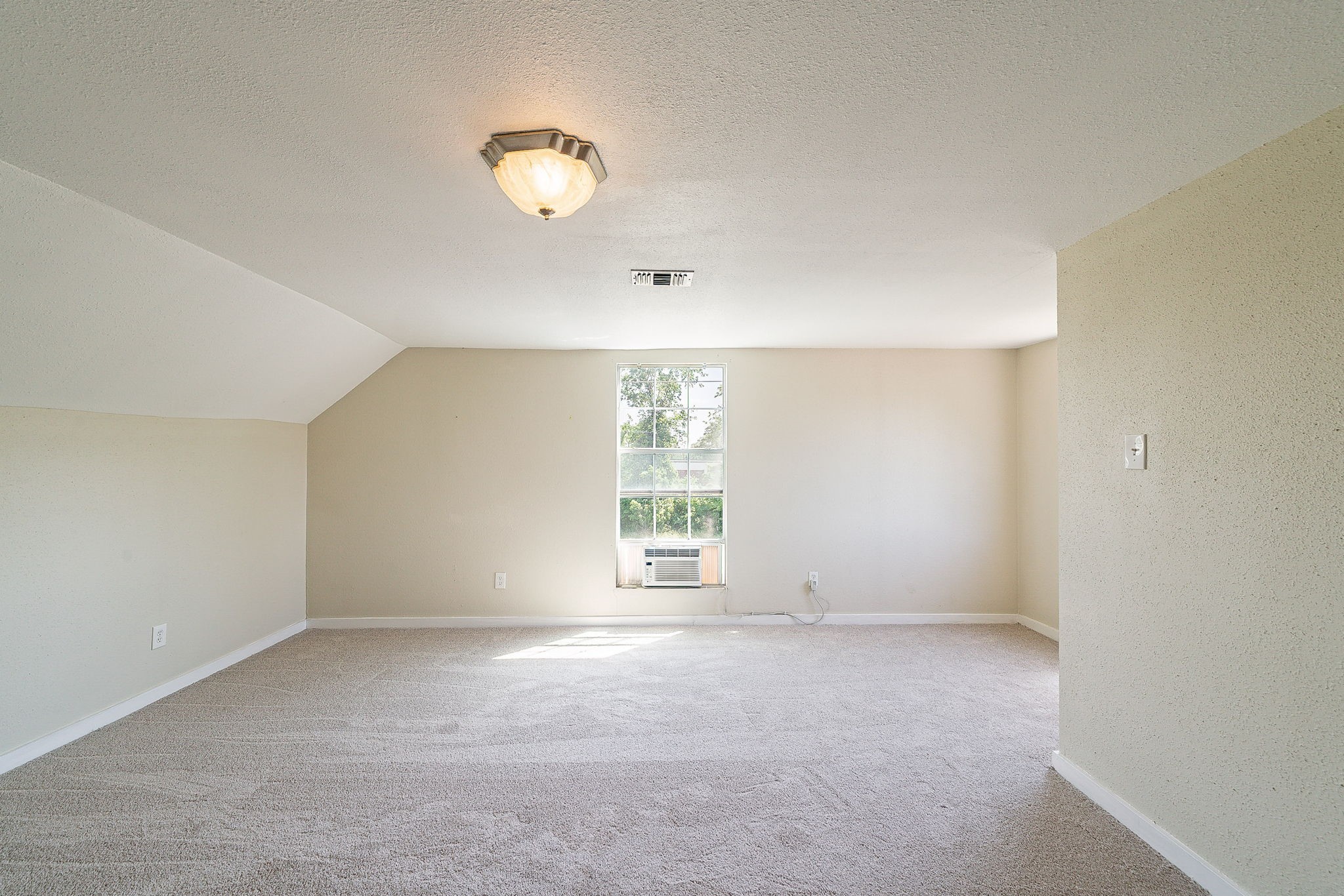 707 Terryhollow Street Property Photo 20