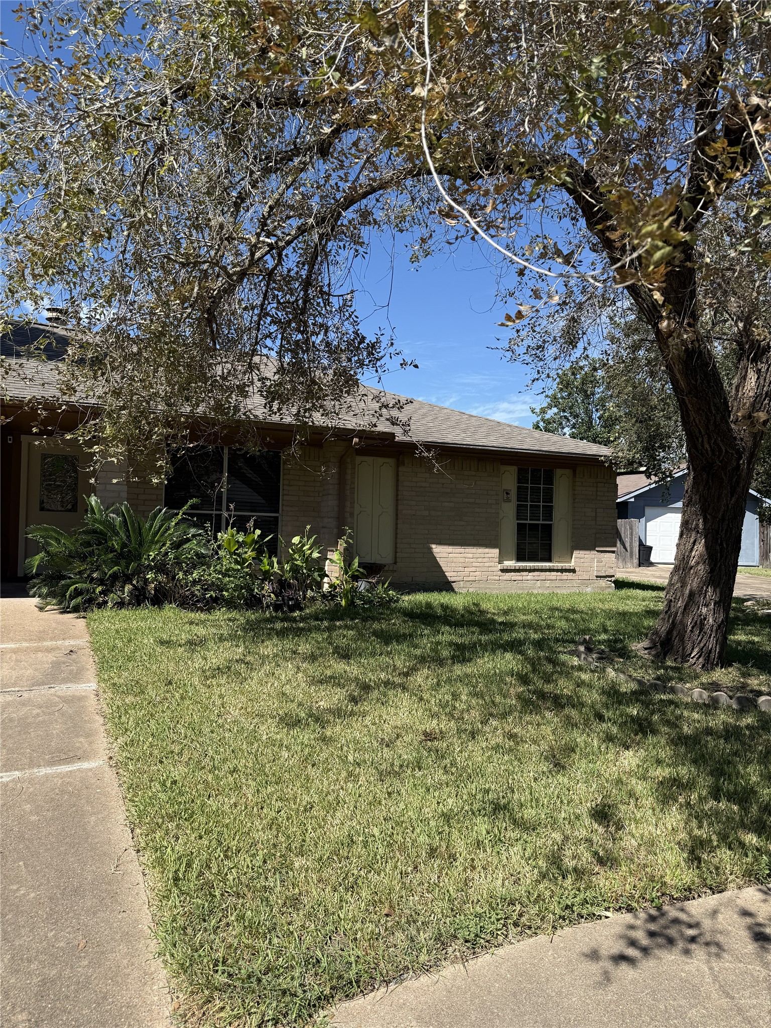 3846 Old Post Road Property Photo 1