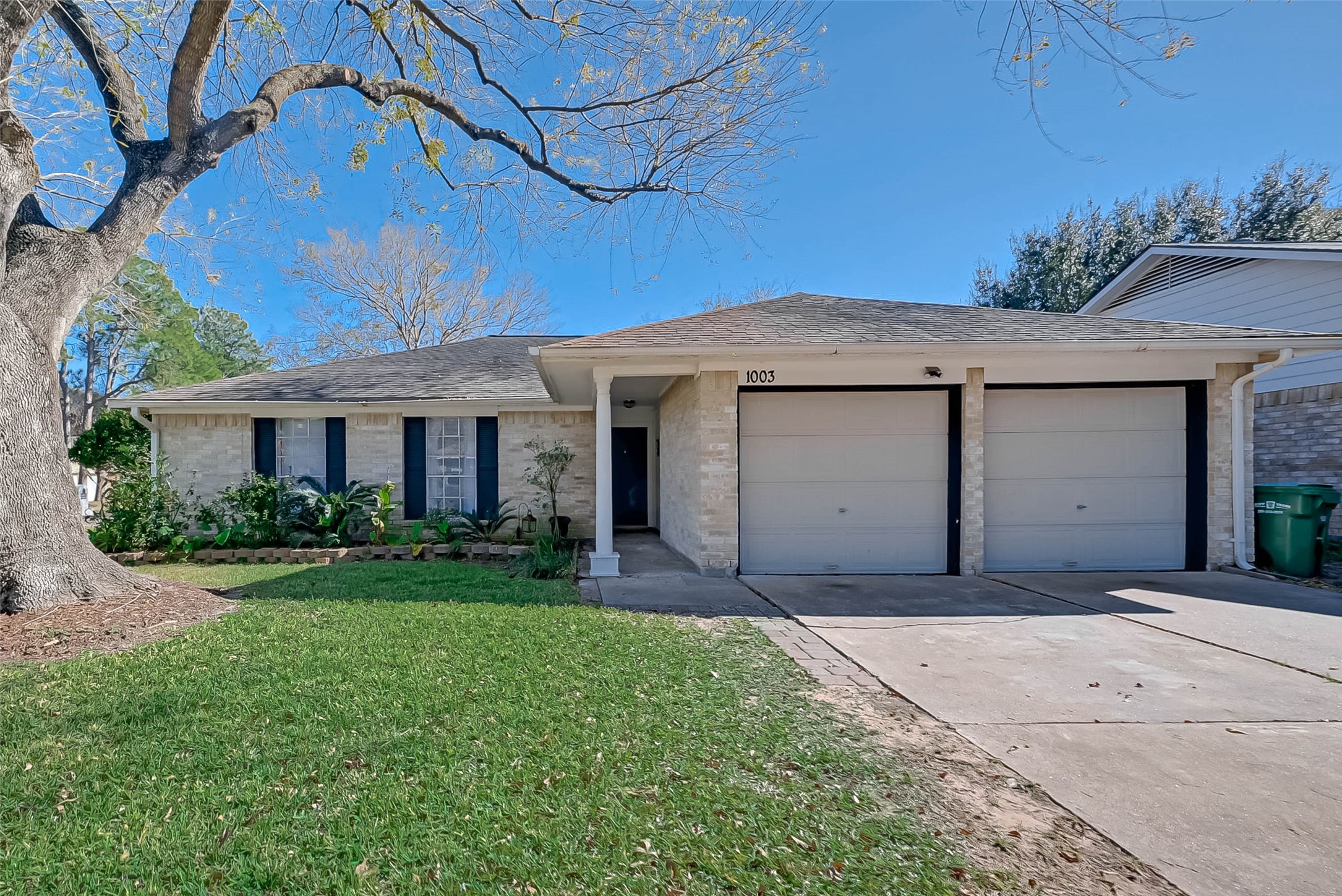 1003 Shadow Mountain Drive Property Photo 1