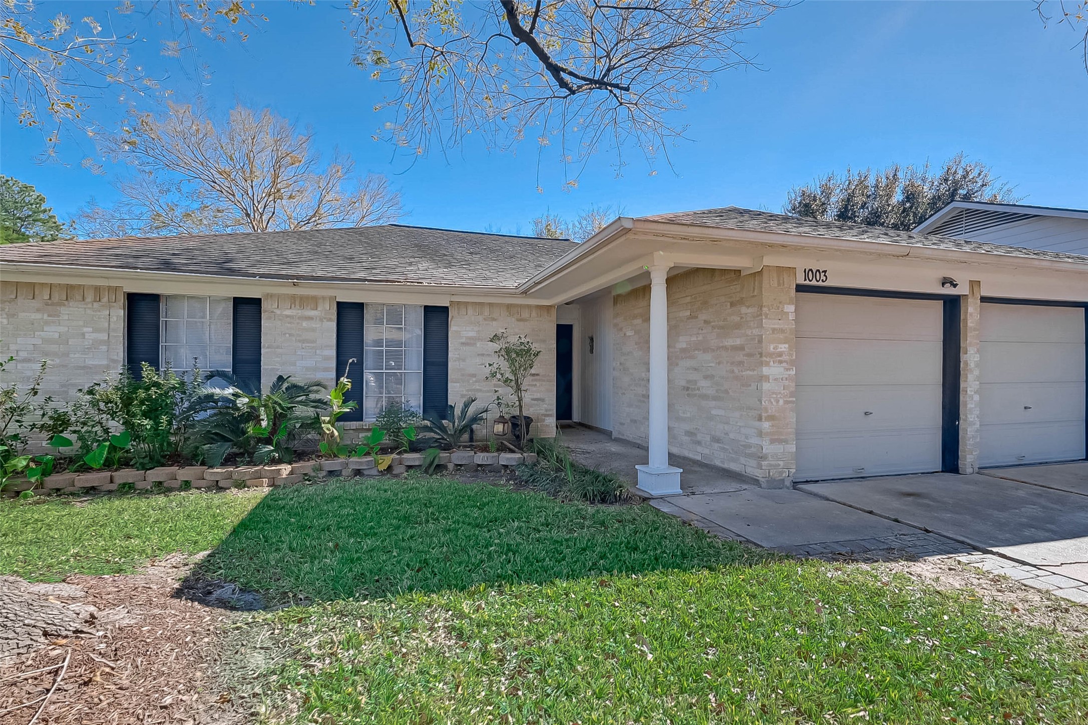 1003 Shadow Mountain Drive Property Photo 3