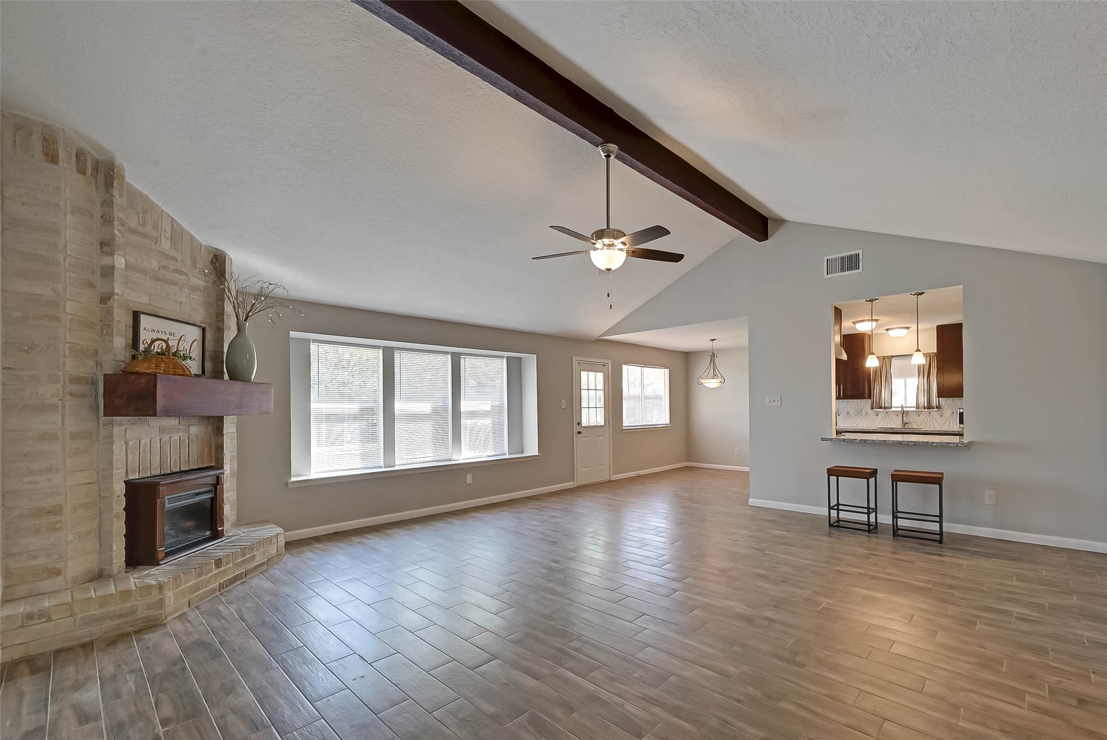 1003 Shadow Mountain Drive Property Photo 8