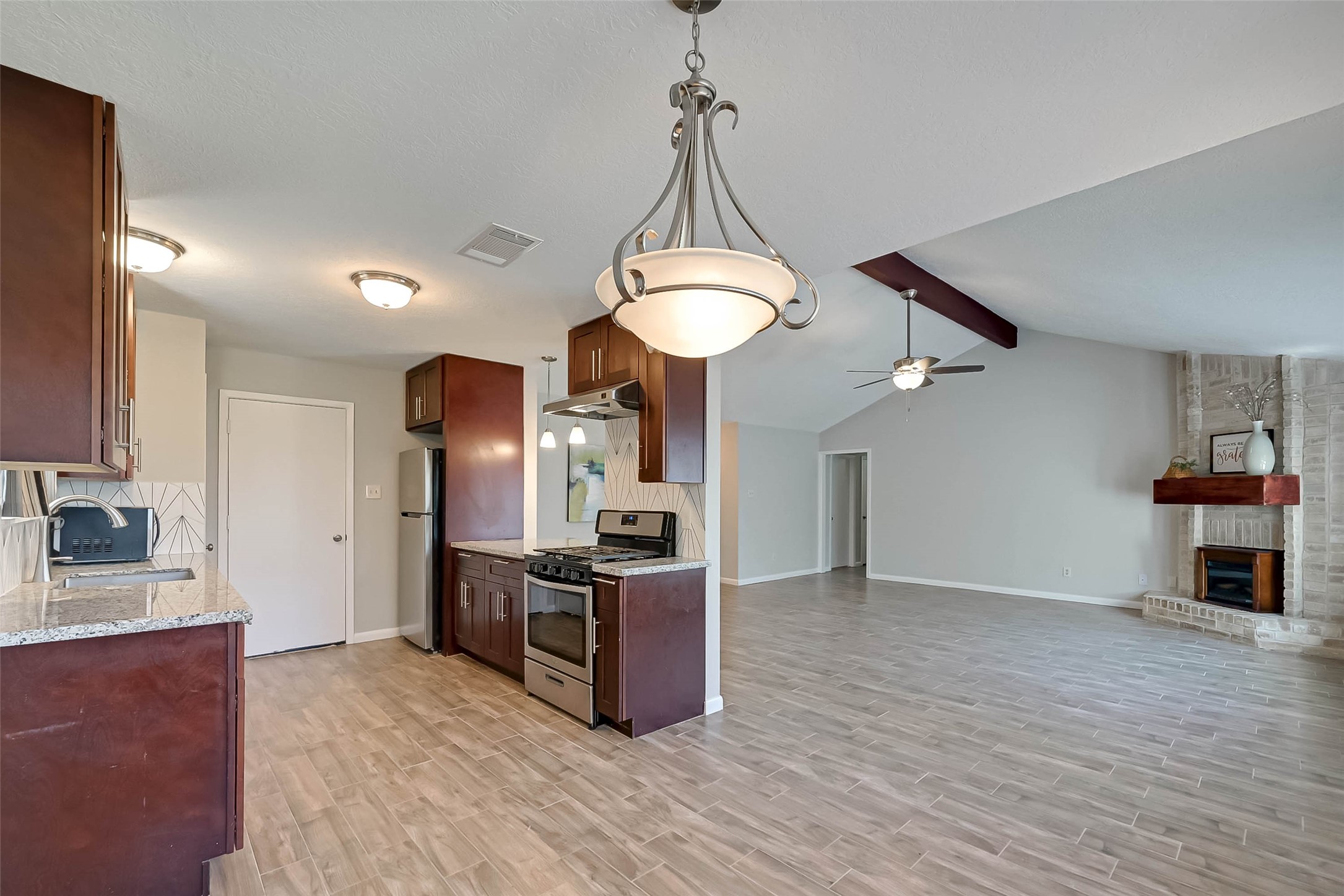 1003 Shadow Mountain Drive Property Photo 12
