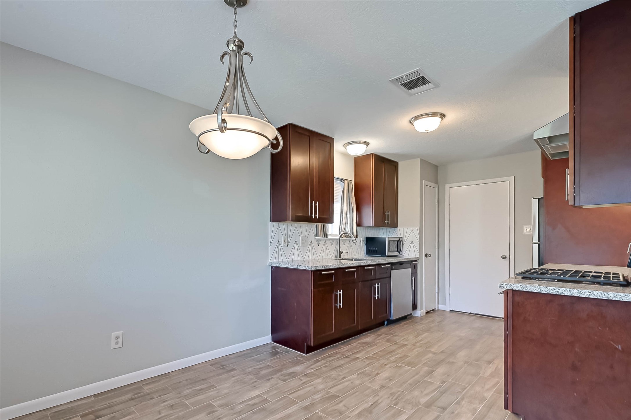 1003 Shadow Mountain Drive Property Photo 13