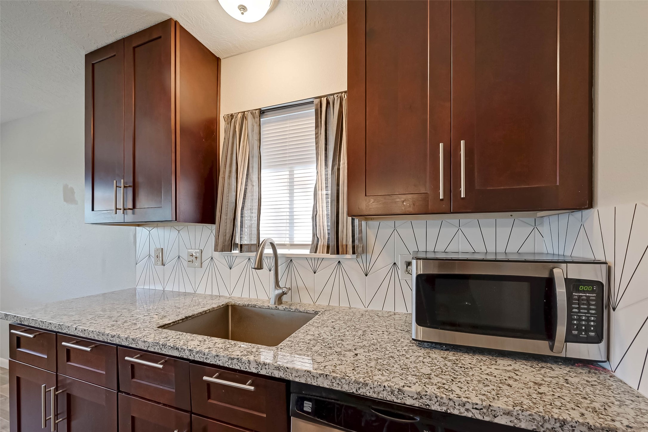 1003 Shadow Mountain Drive Property Photo 16