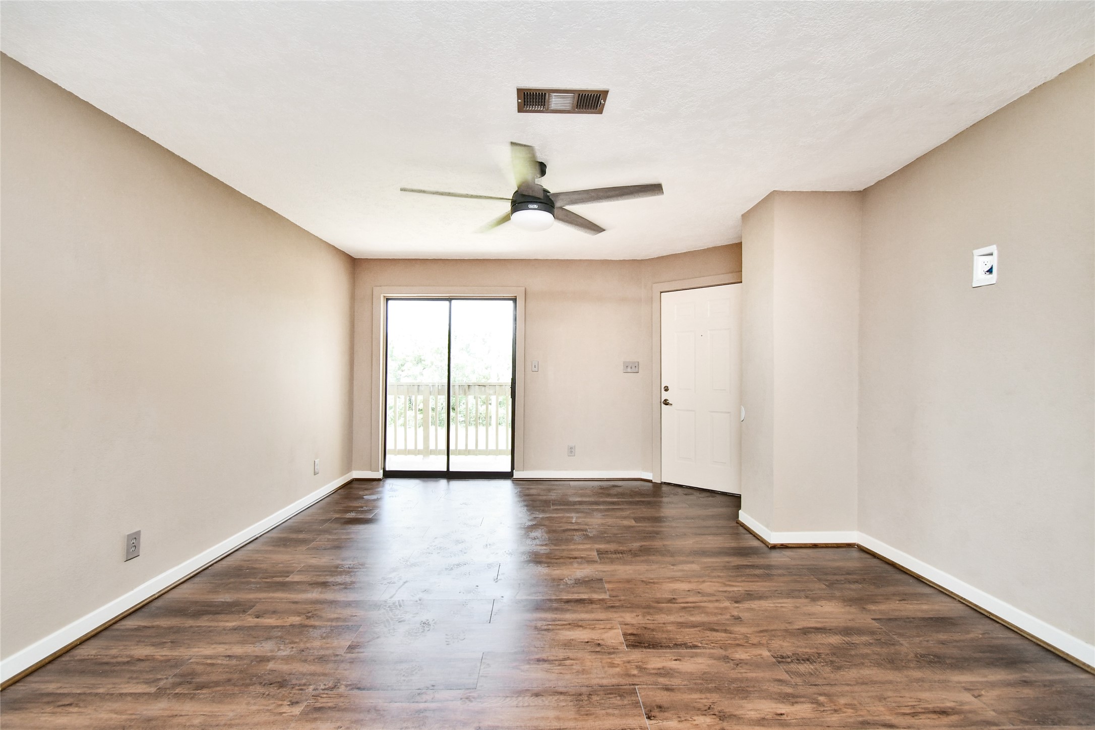 2501 Gulf Freeway 14a Property Photo 6