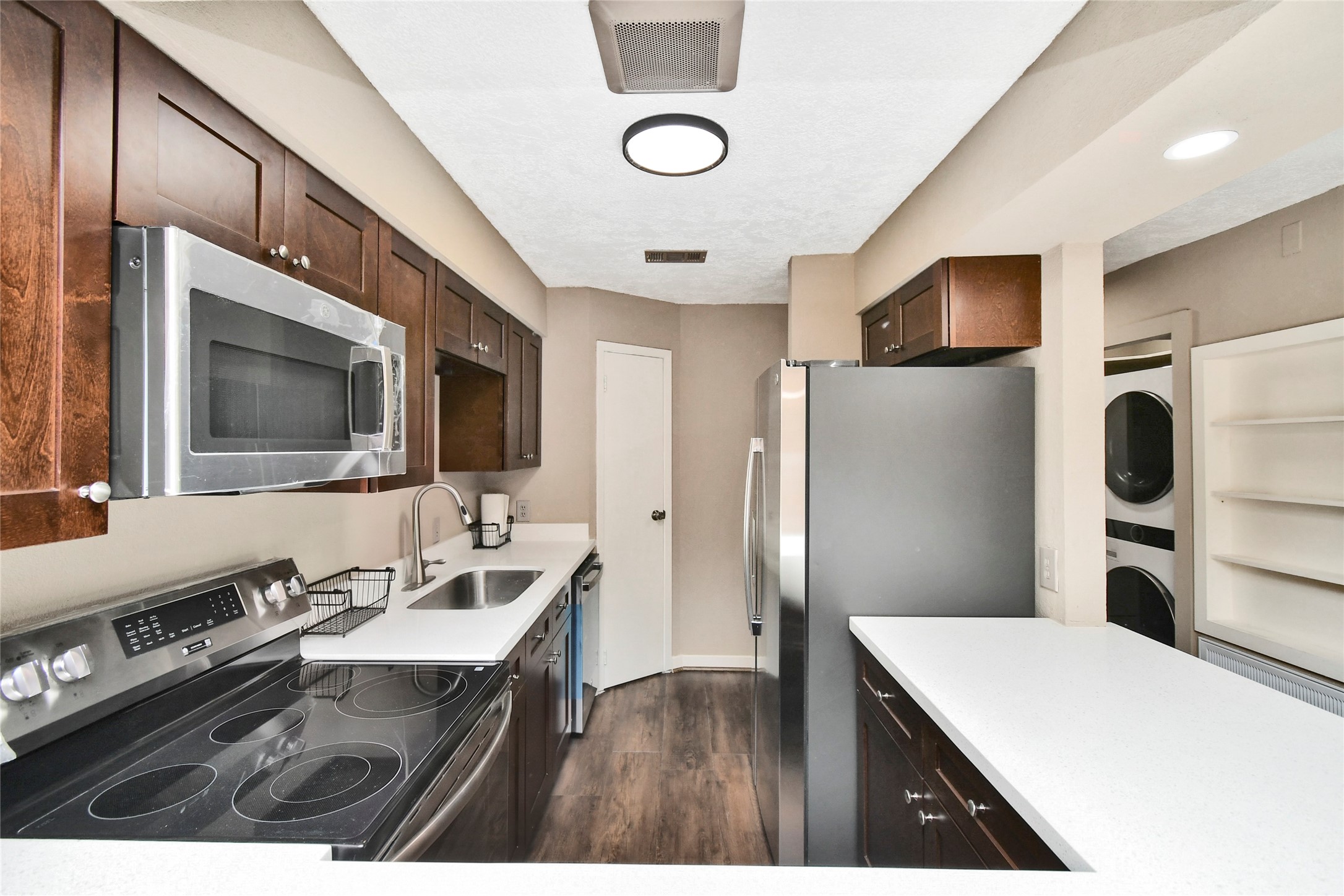 2501 Gulf Freeway 14a Property Photo 9