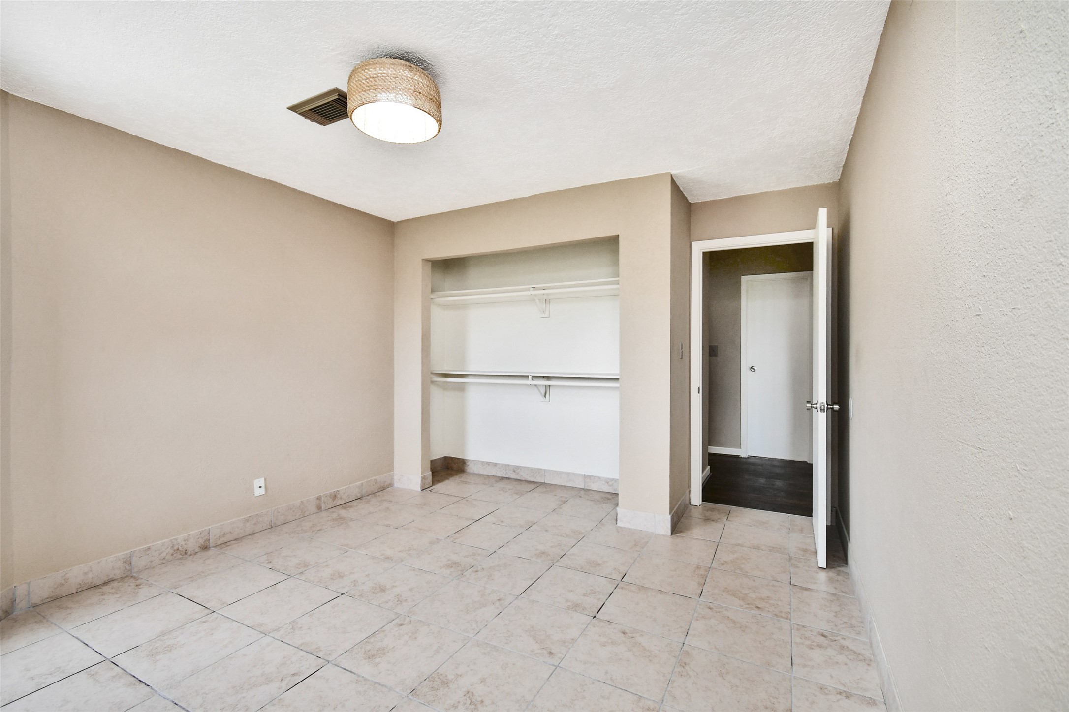 2501 Gulf Freeway 14a Property Photo 15