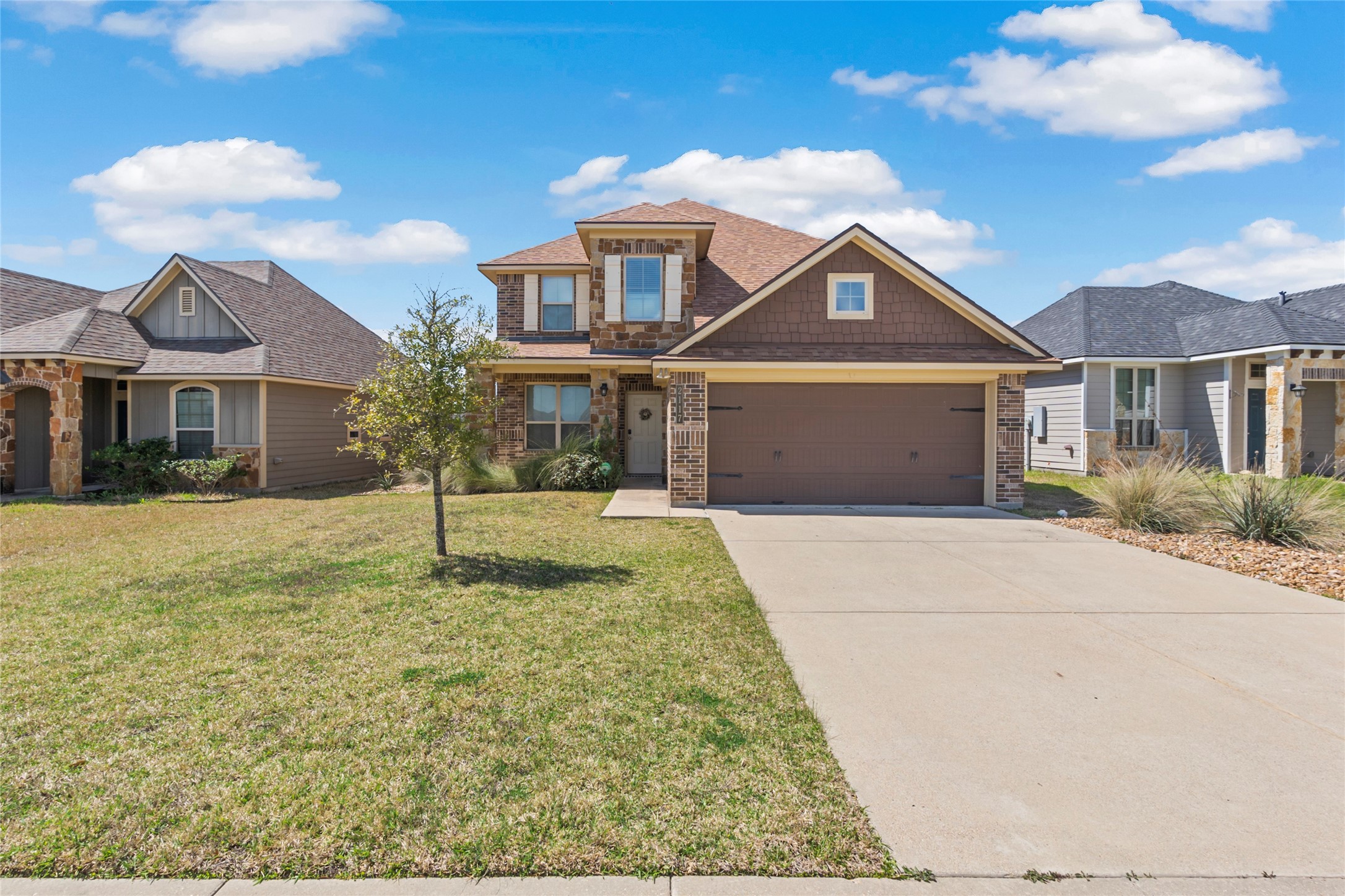 2117 Dumfries Drive Property Photo 1