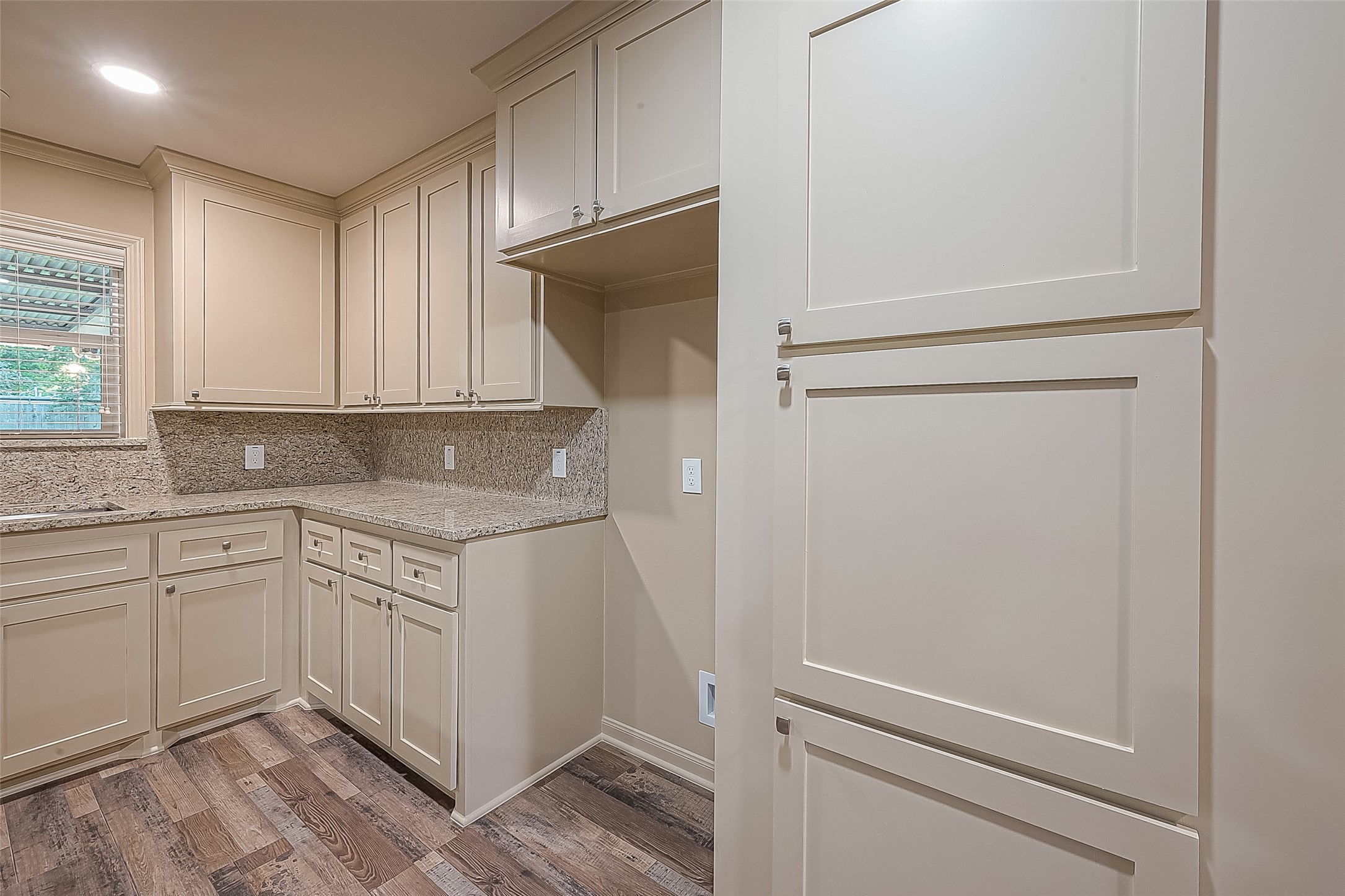 722 Venice Street Property Photo 10