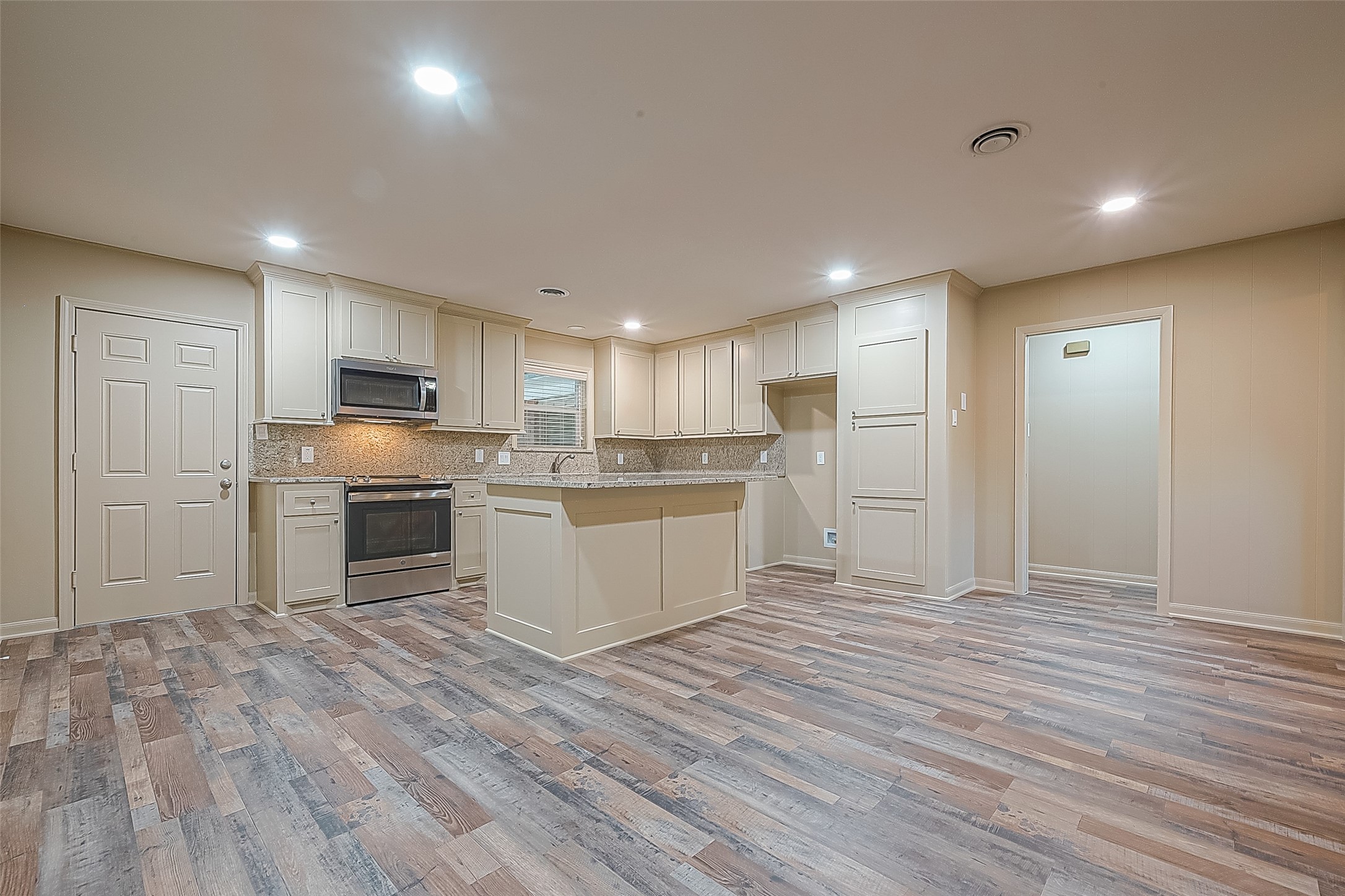 722 Venice Street Property Photo 11