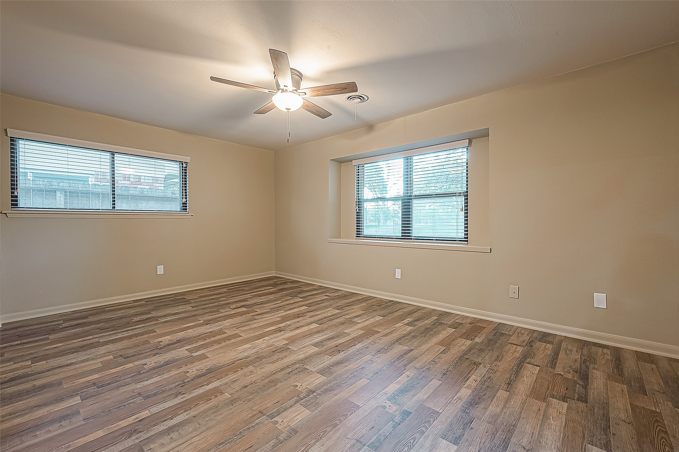722 Venice Street Property Photo 18