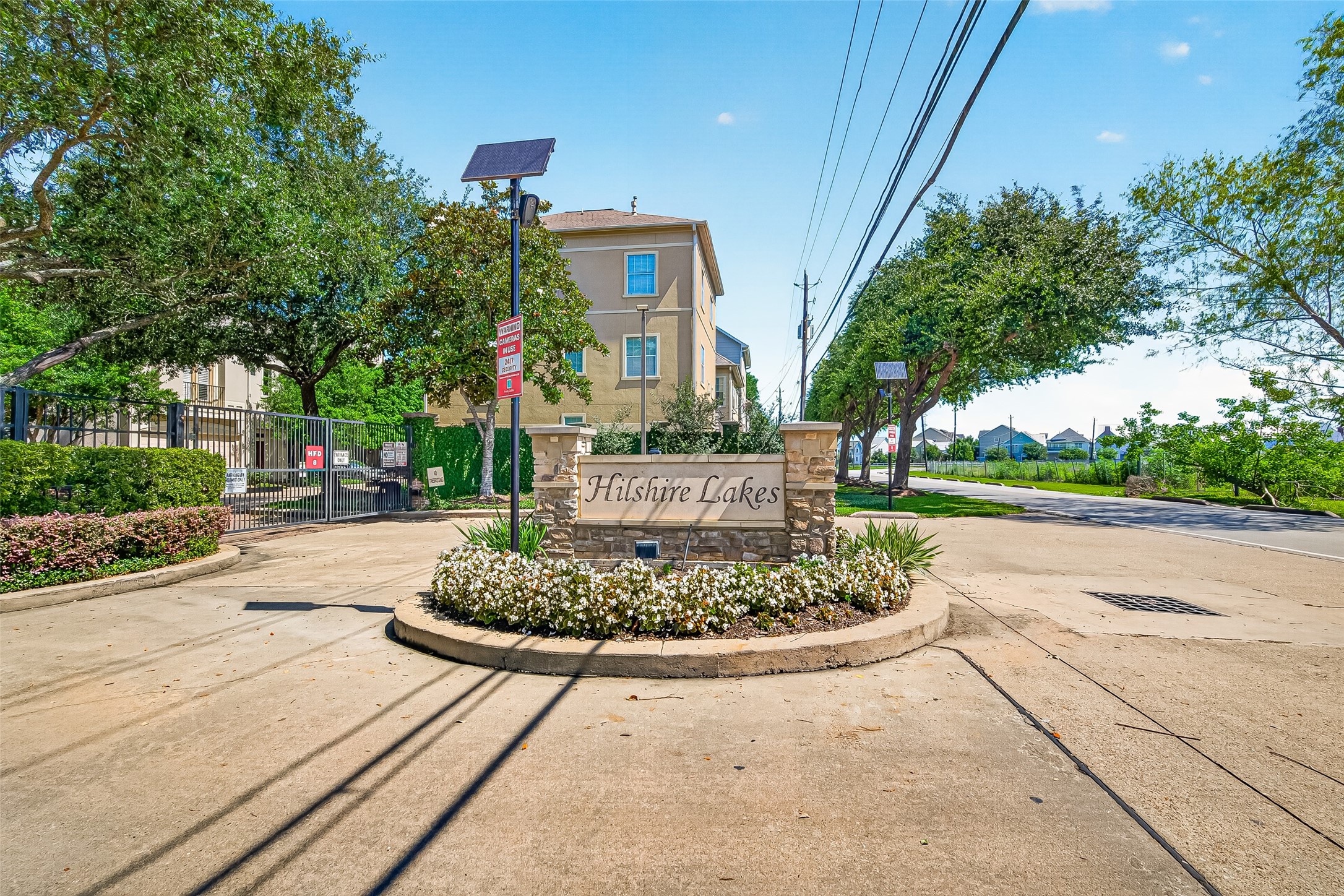 8810 Lakeshore Bend Drive Property Photo 4