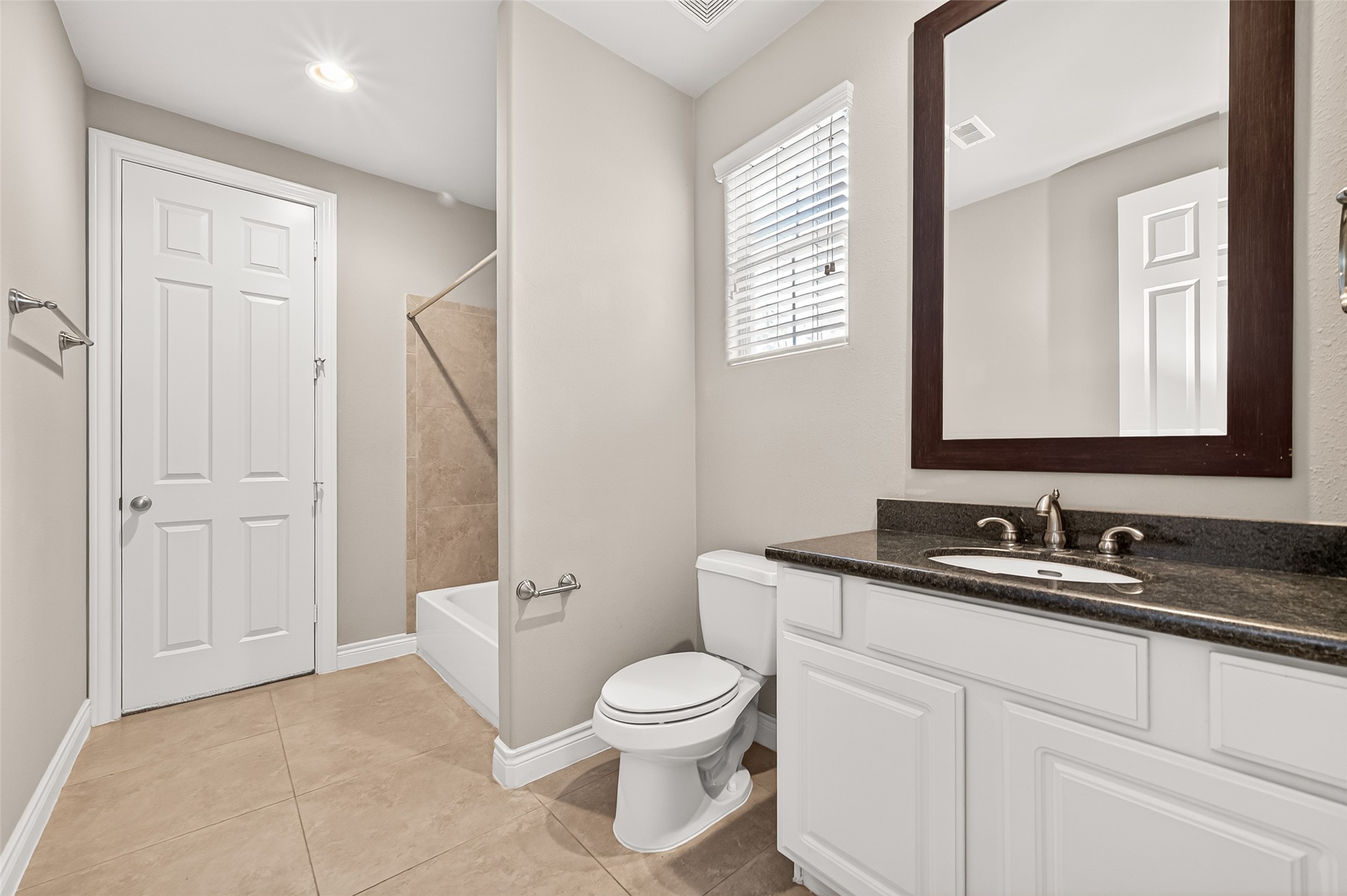 8810 Lakeshore Bend Drive Property Photo 10