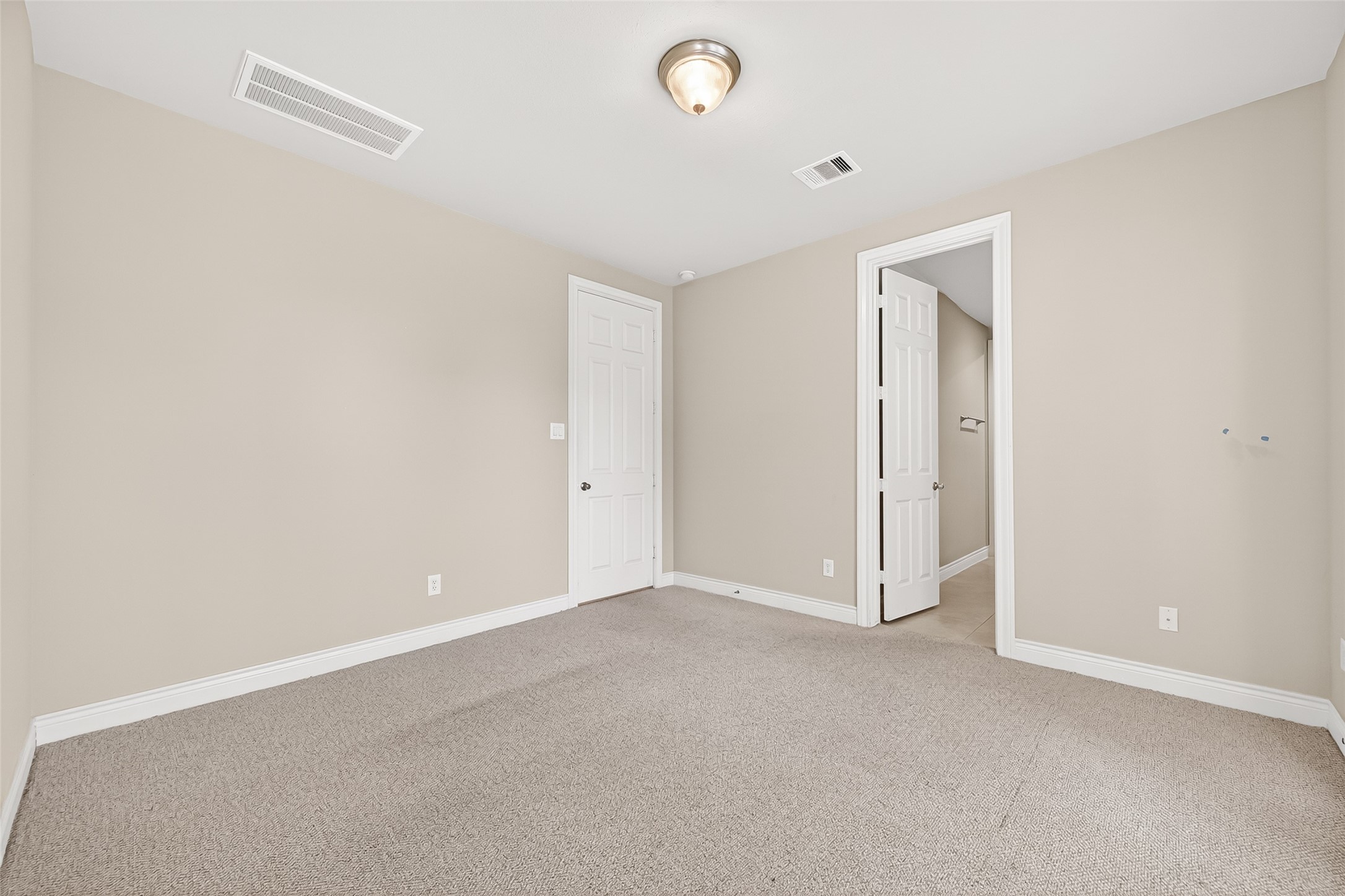 8810 Lakeshore Bend Drive Property Photo 12