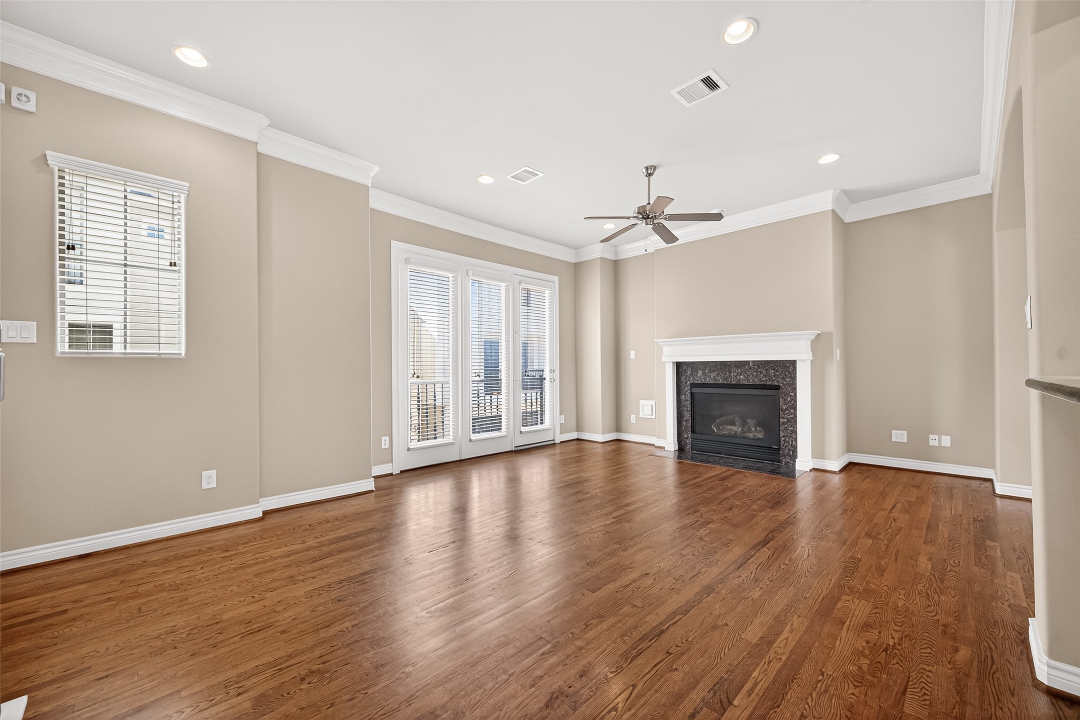 8810 Lakeshore Bend Drive Property Photo 15