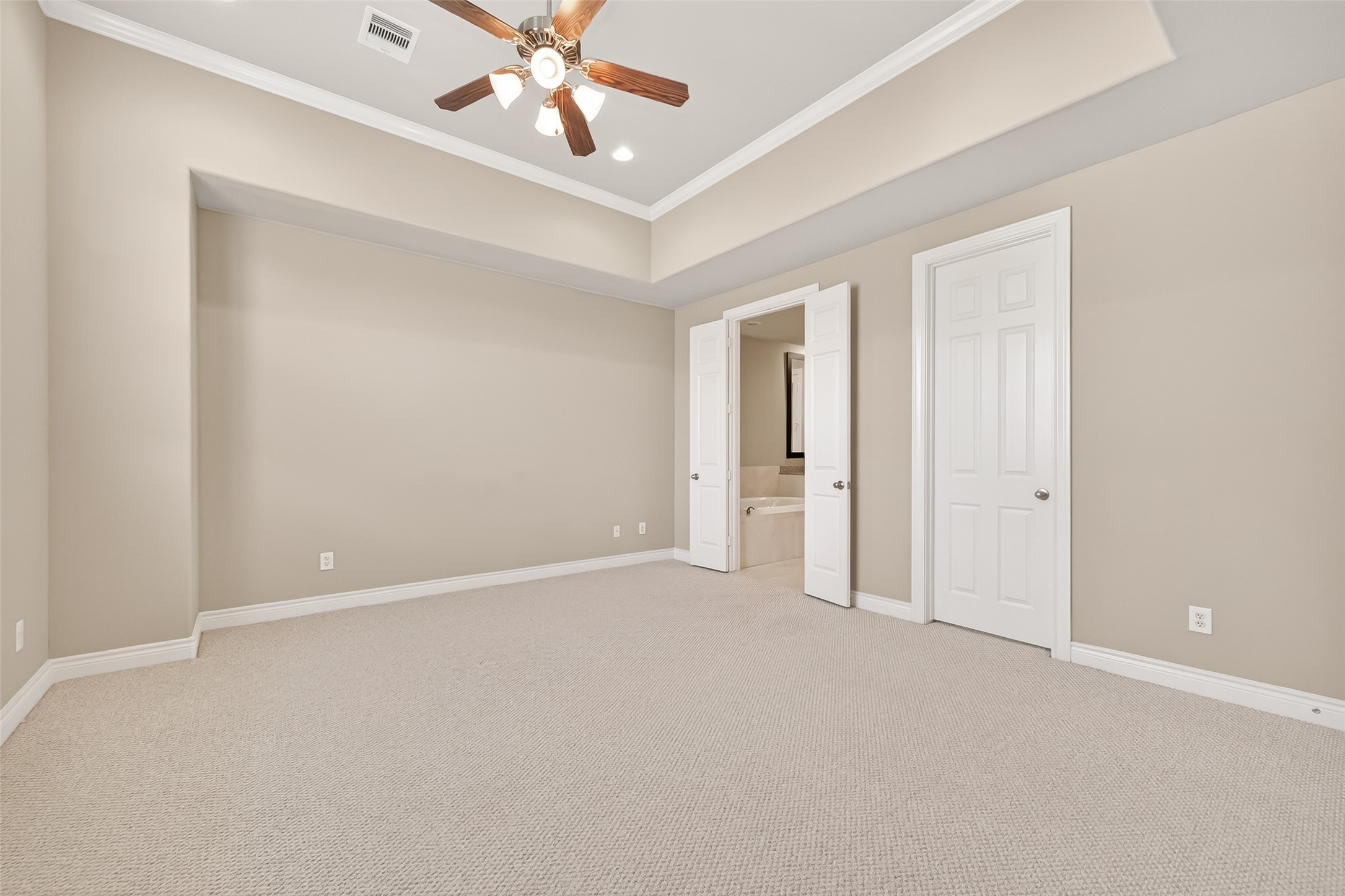8810 Lakeshore Bend Drive Property Photo 30