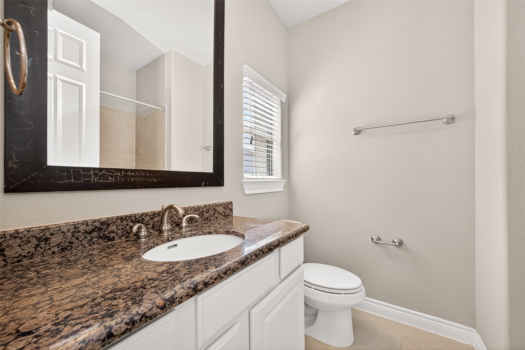 8810 Lakeshore Bend Drive Property Photo 40