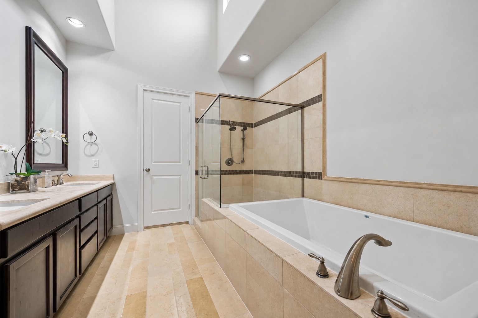 2725 Cohn Garden Property Photo 16