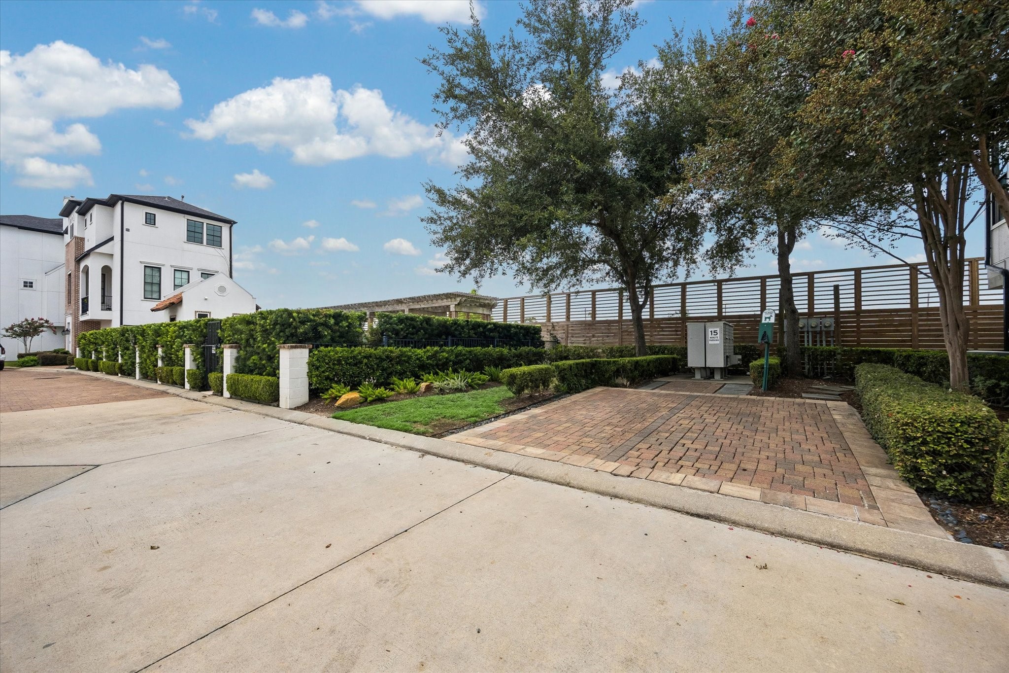 2725 Cohn Garden Property Photo 22